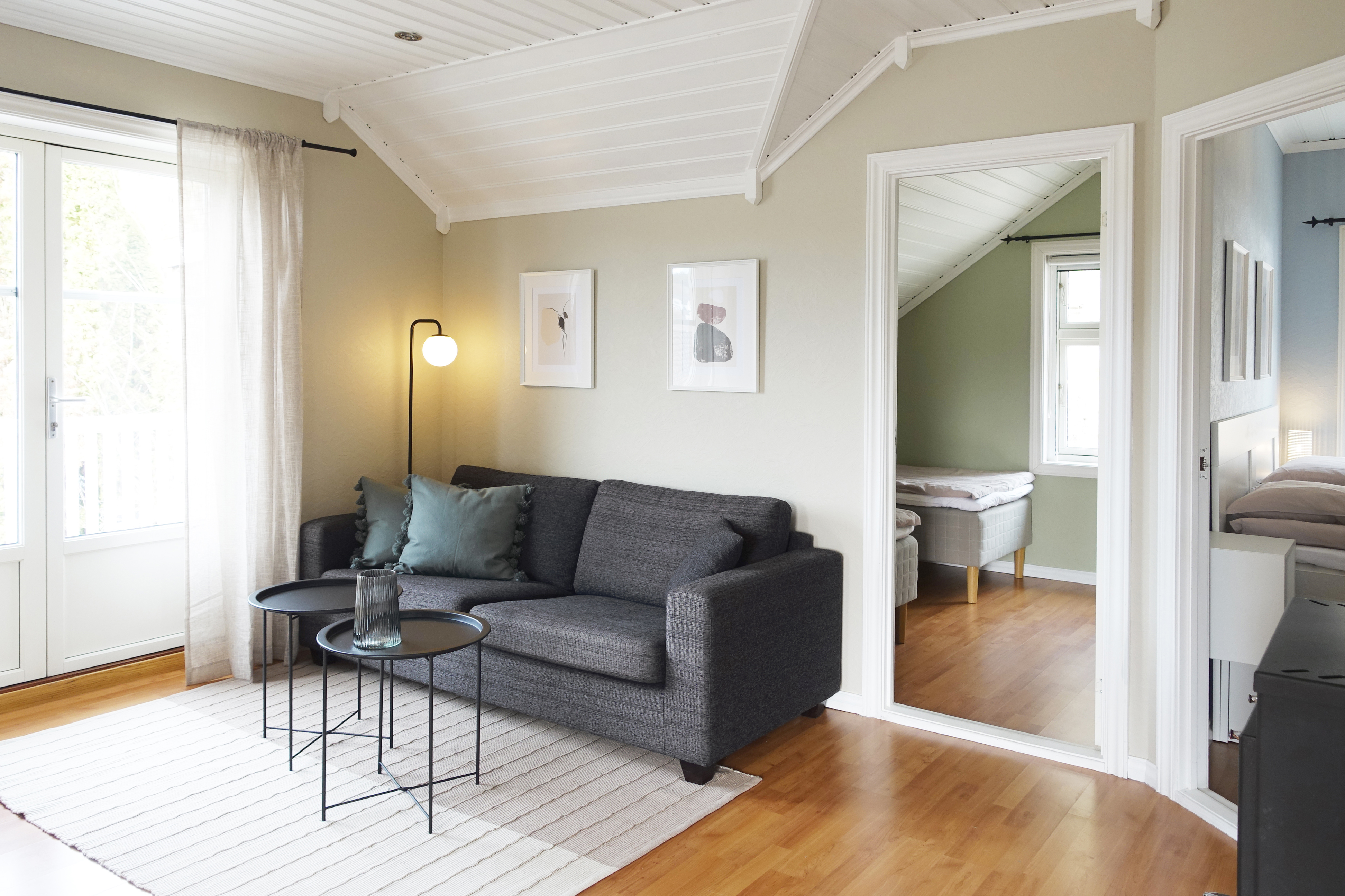 Stylish 2 BR home with Balcony and Free parking