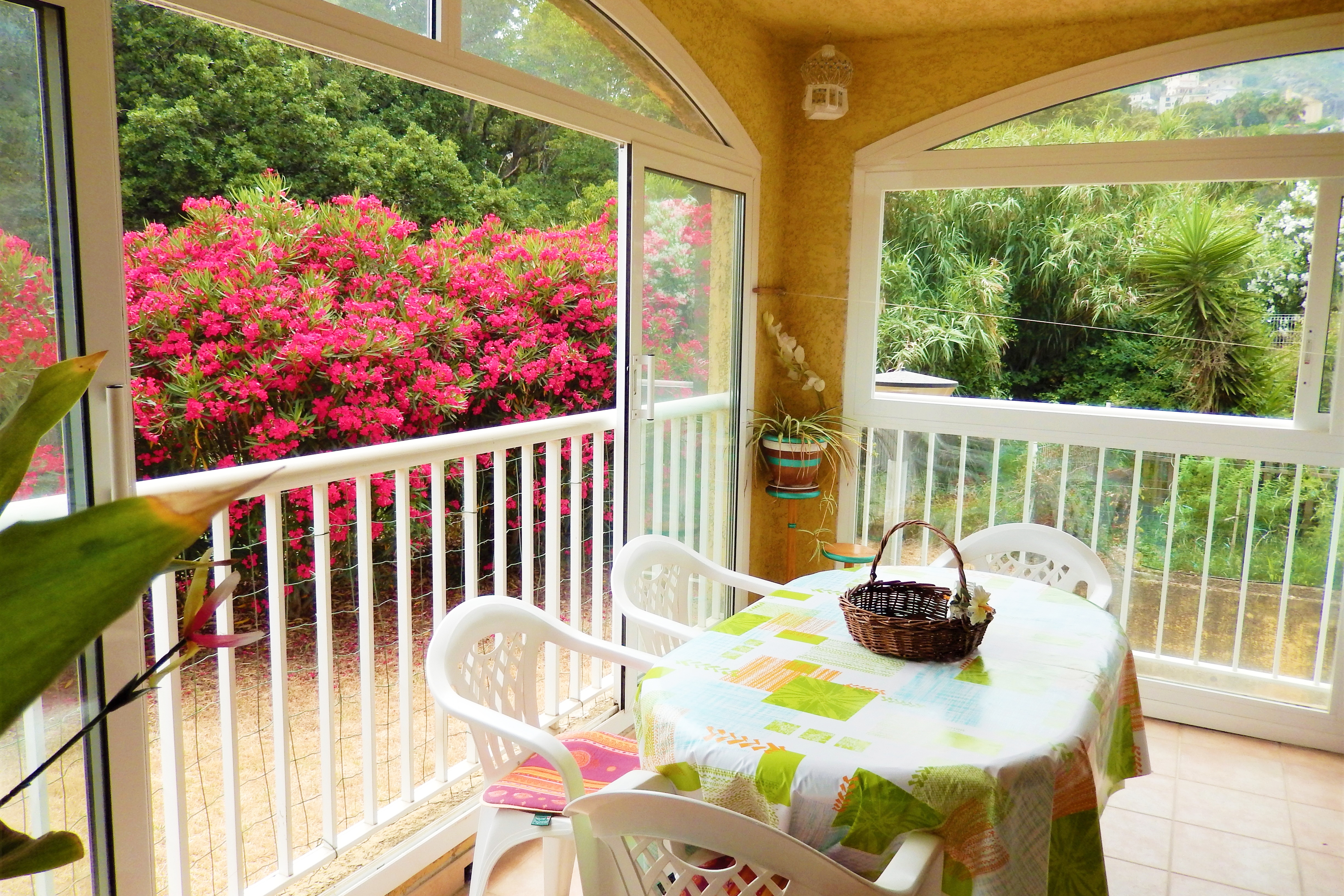T2 + wifi A/C veranda 5' from the beaches garden view