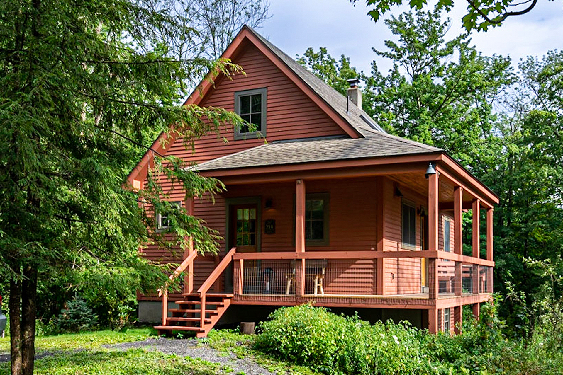 Fog Hill Cabin-A Wooded Getaway to the Berkshires