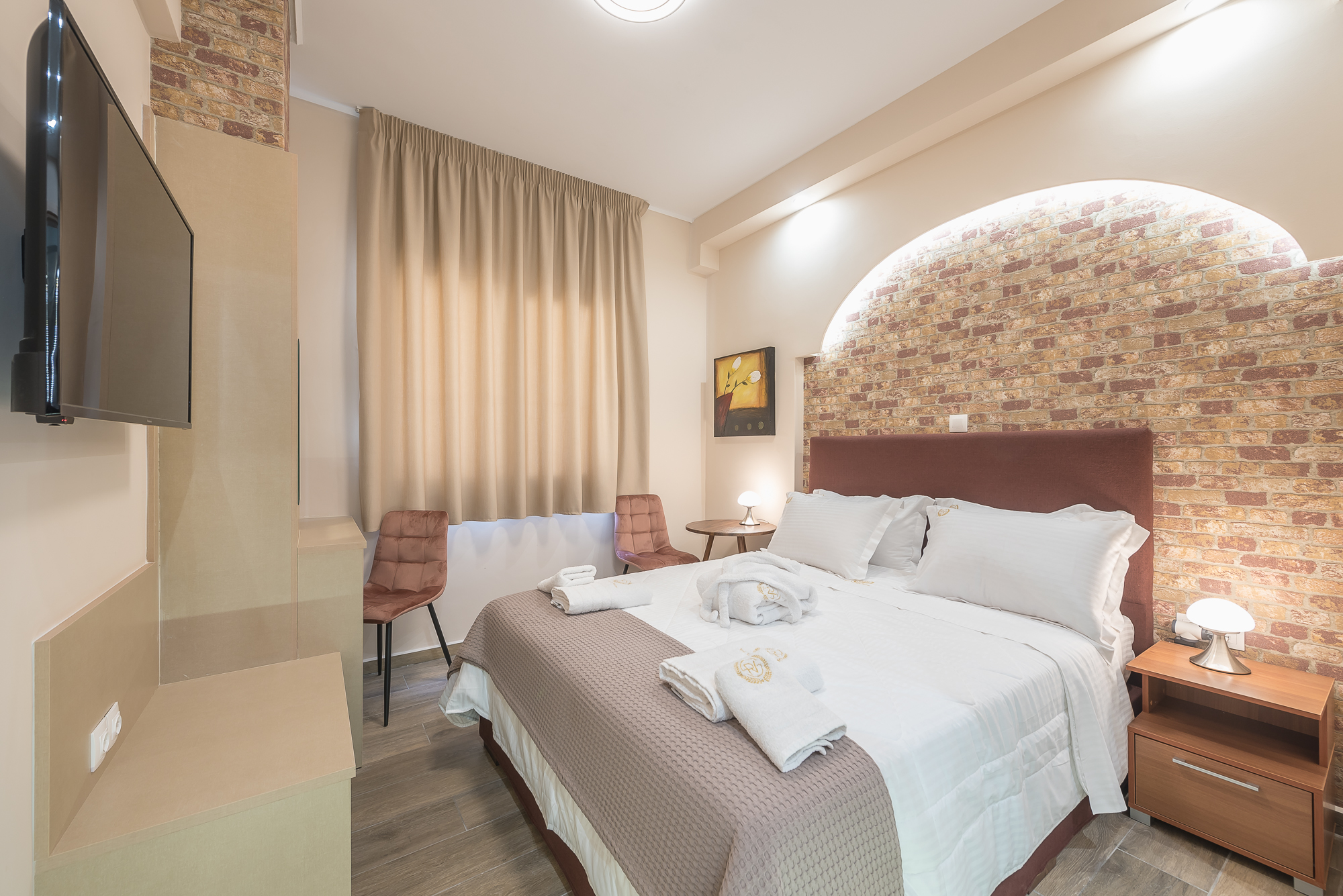 An Elegant Suite at the center of Athens (No 10)