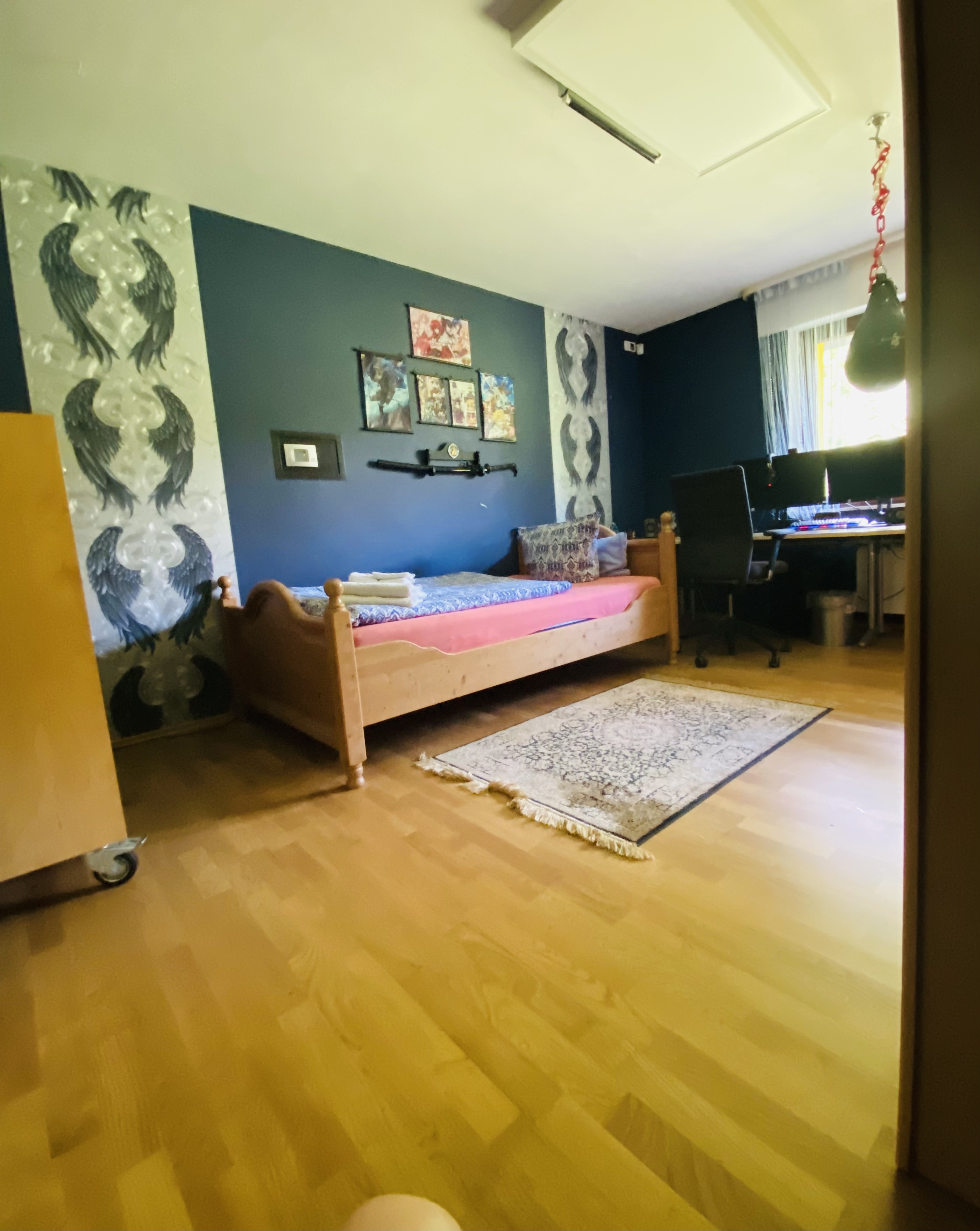 Spacious room " Blue Japan" near Frankfurt Townhouses for Rent in