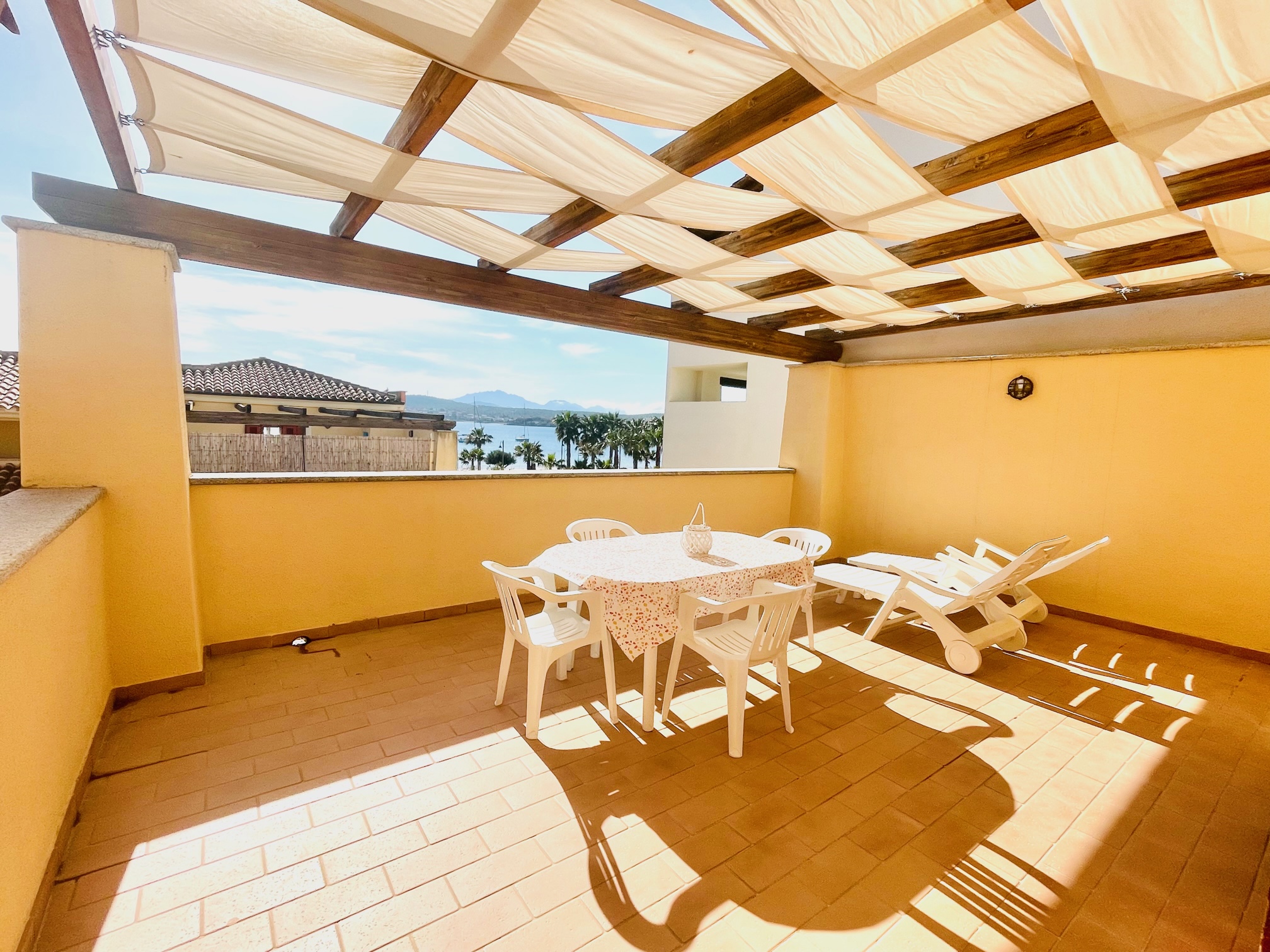 Lungomare- two-room apartment in the center of the village