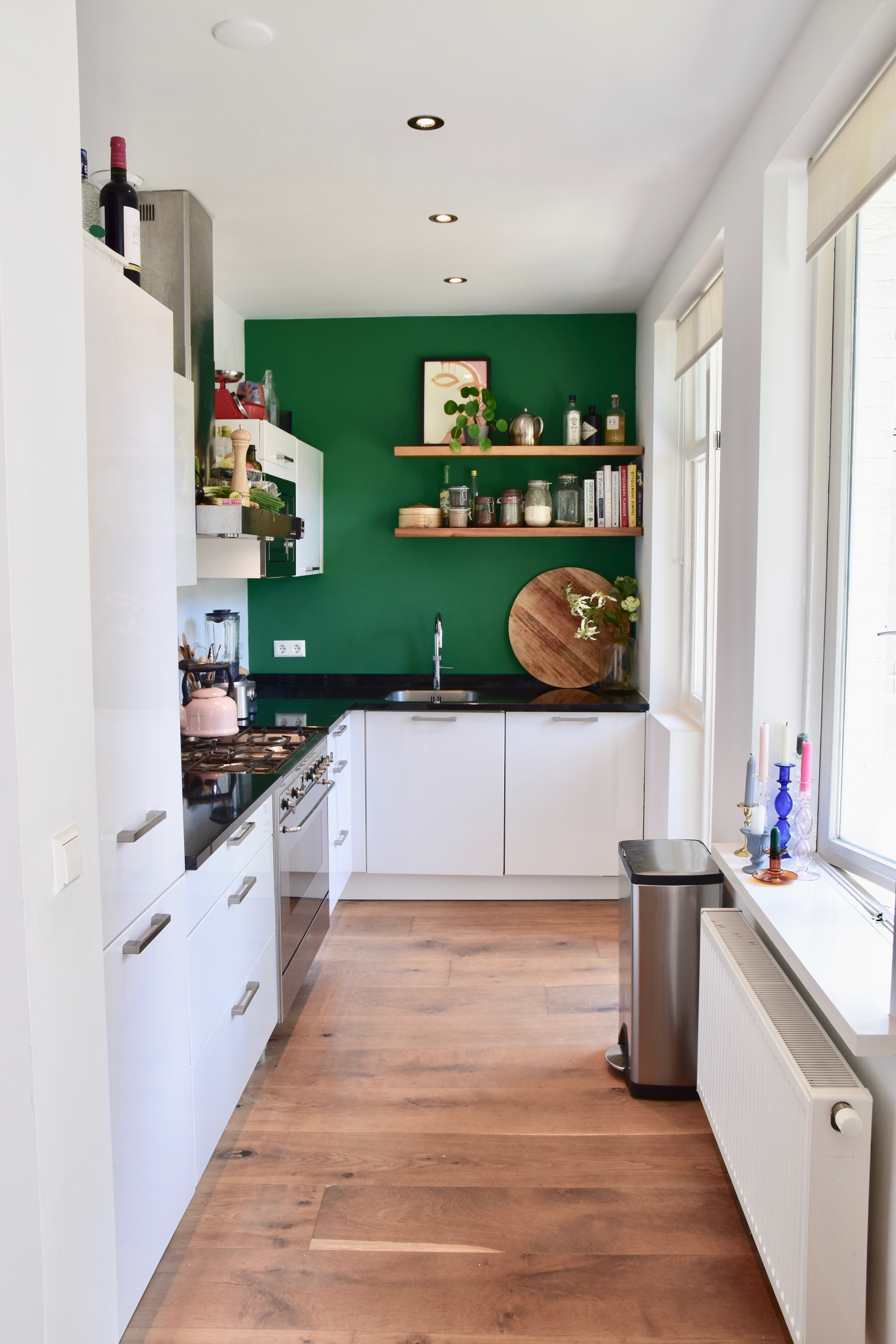 Room in stylish cozy apartment, big sunny balcony — Amsterdam stay