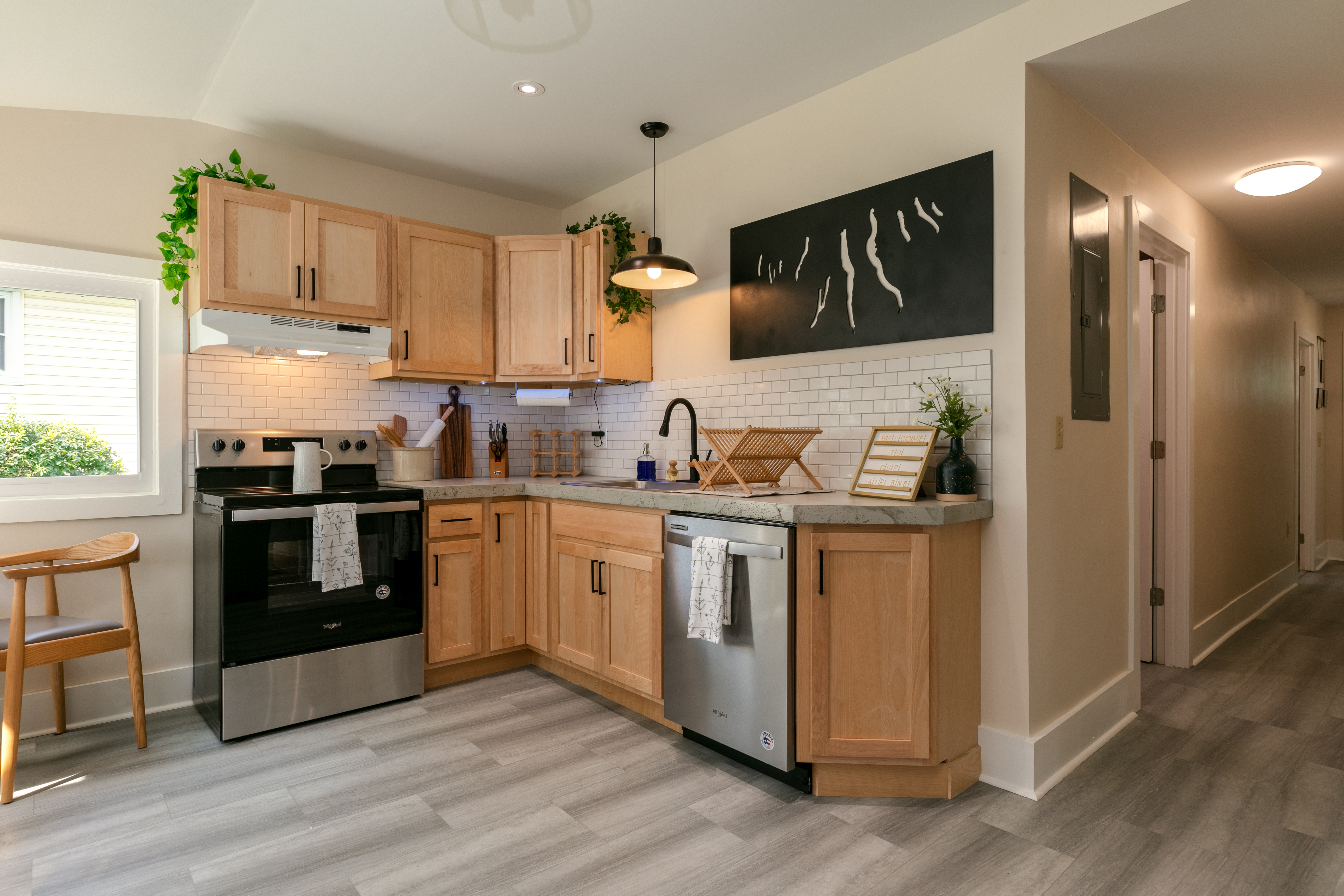 One Bedroom House! Very Walkable