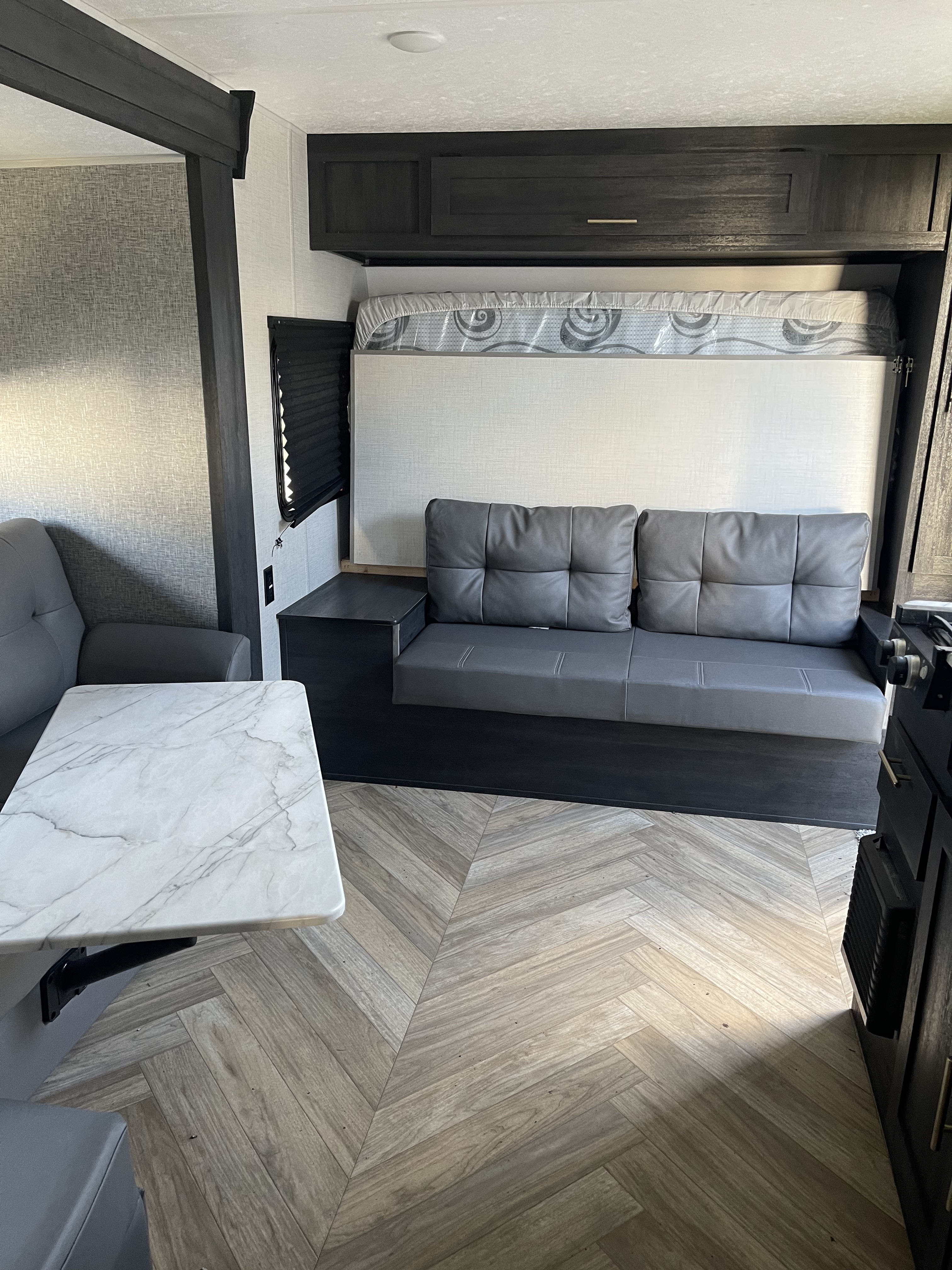 4 person camper located 10 mins from River