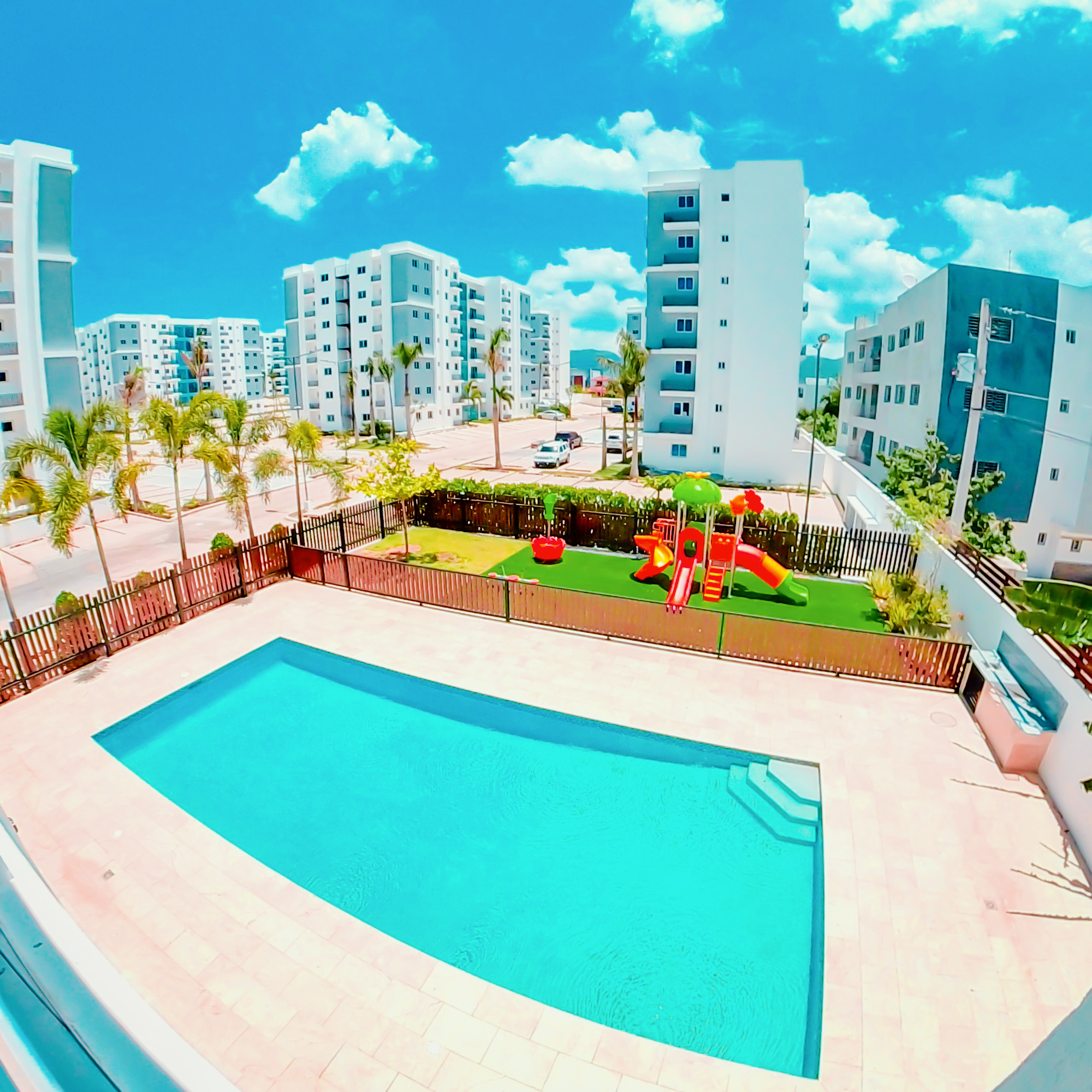 3Bedroom Apartment with Pool and Gym Condominiums for Rent in
