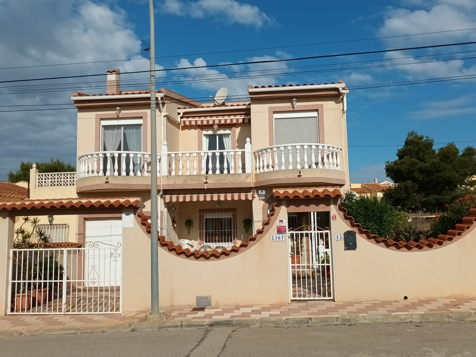 Beautiful apartment with several terraces (approx. 108 m2)