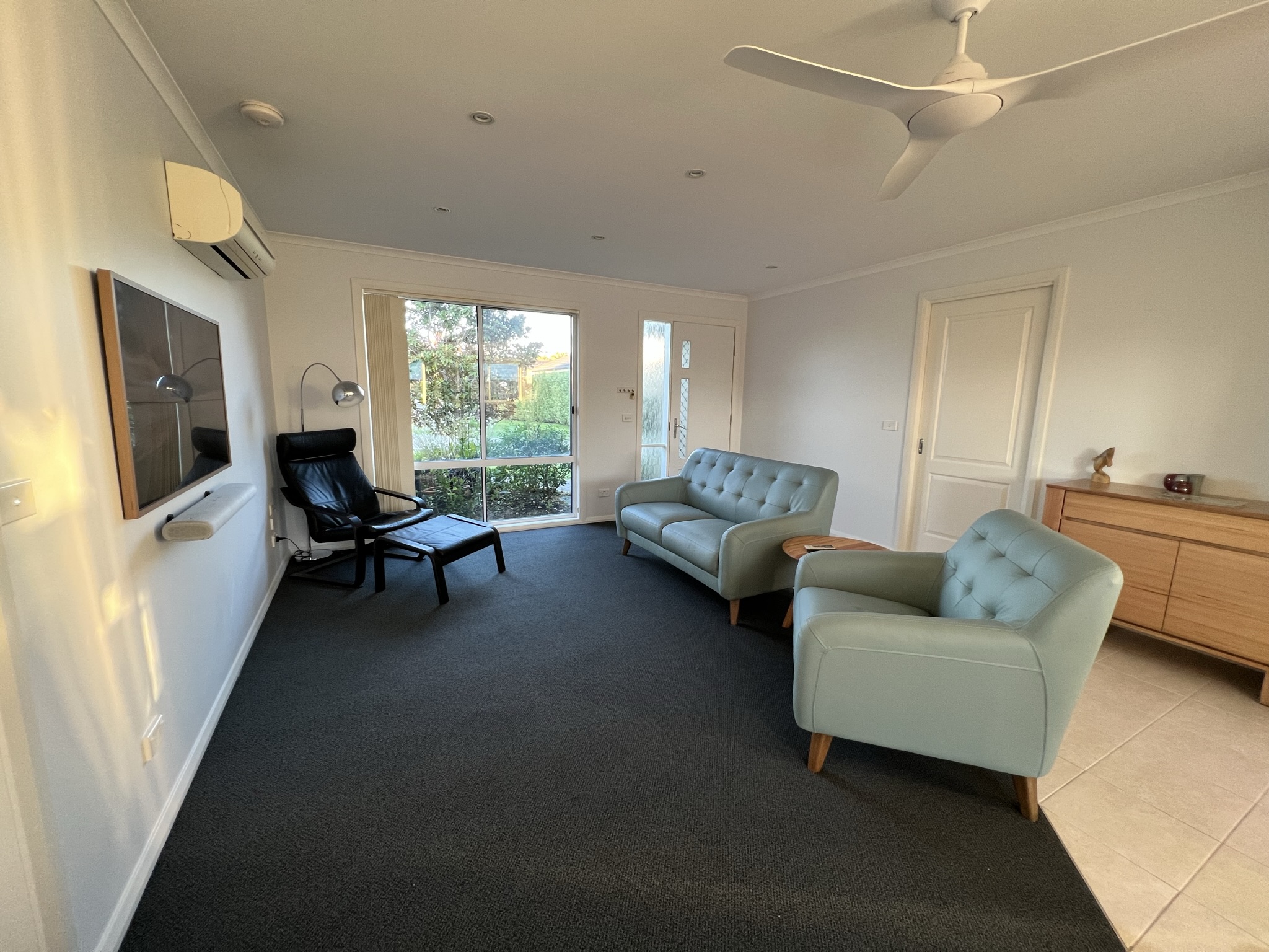 Tanderra adorable 2 bedroom, quiet, holiday home Holiday homes for