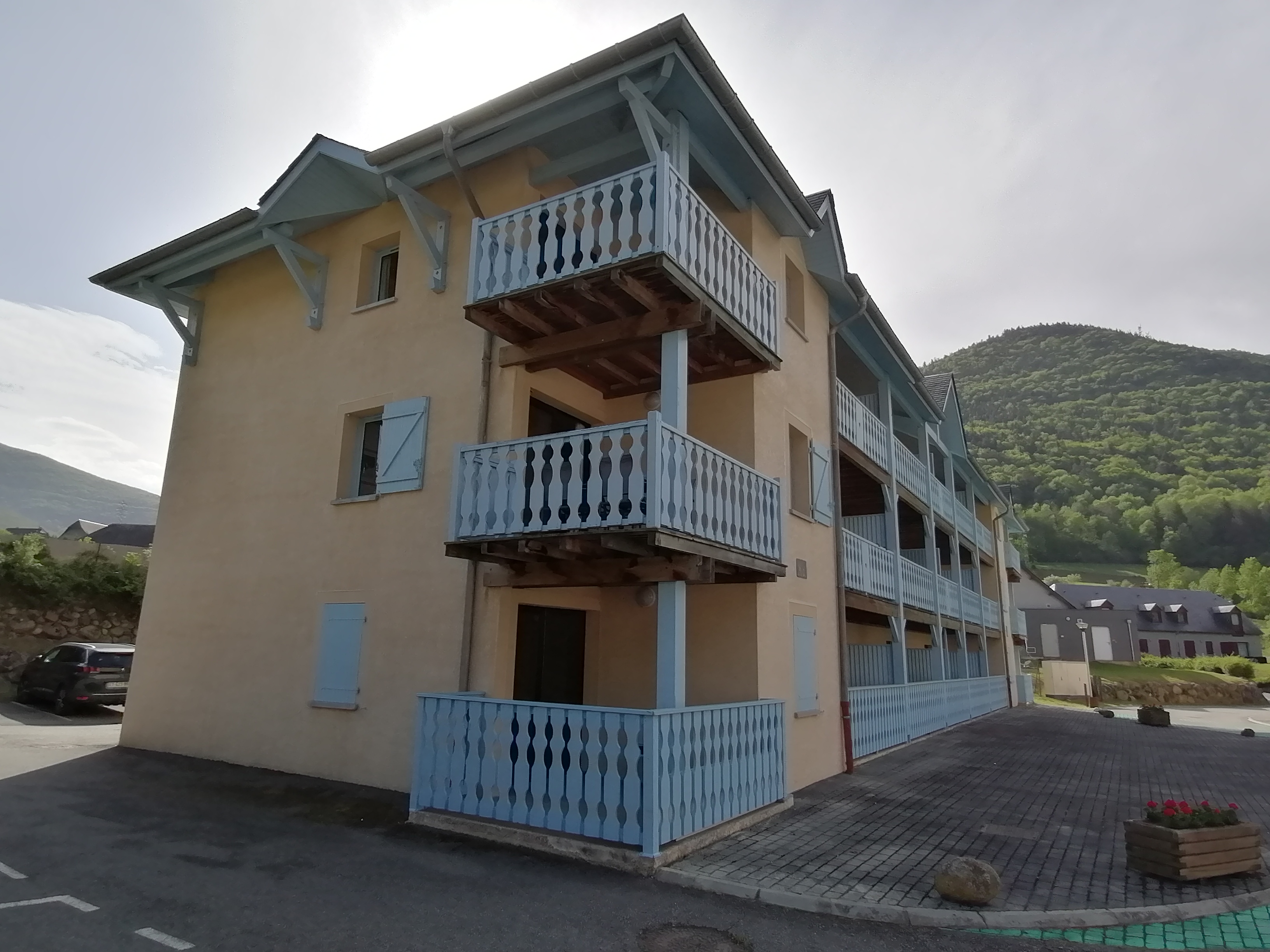 Nice T2 apartment + cabin, summer pool, playground