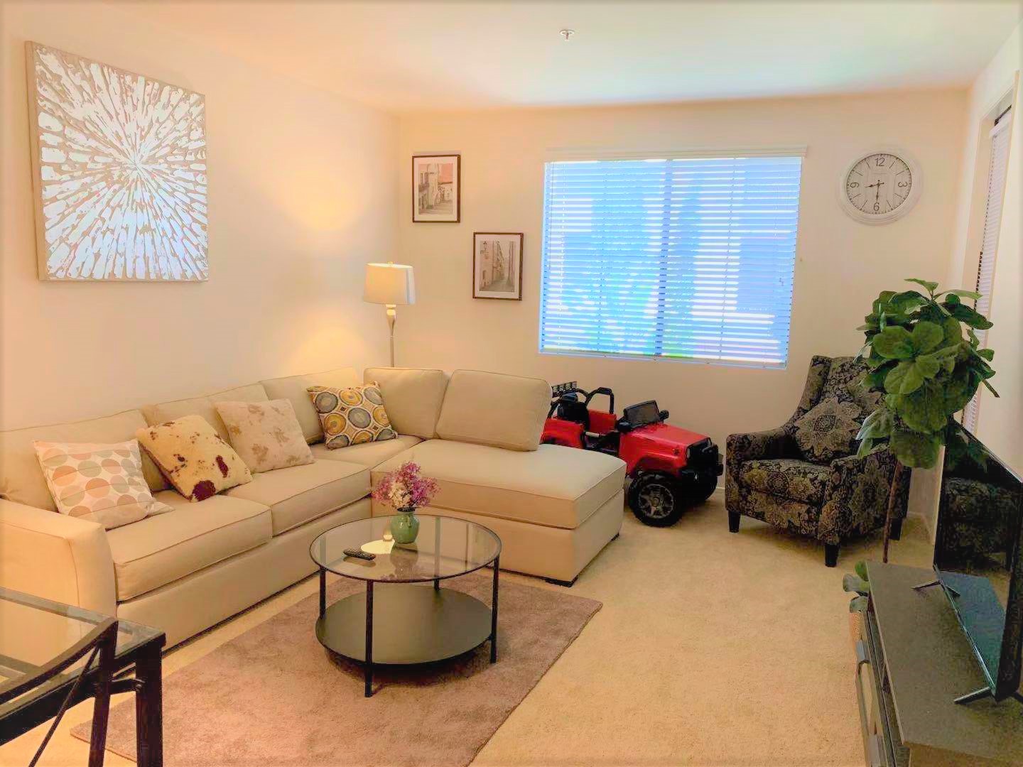 *2B2B*Luxury Center Location Apartment Complex* 🏘
