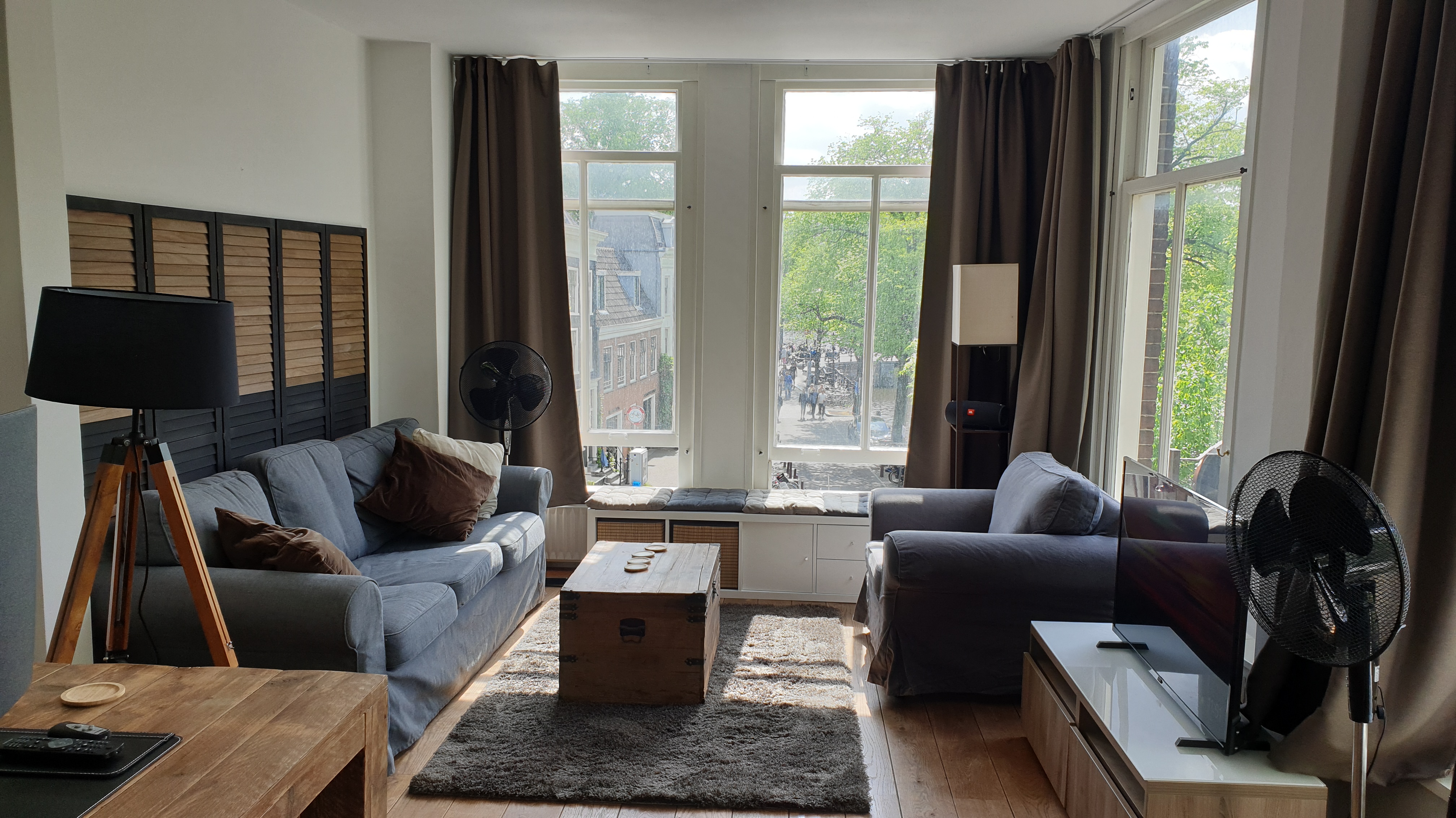 Bright, canal-side, central, renovated 1BR in AMS. — Amsterdam stay