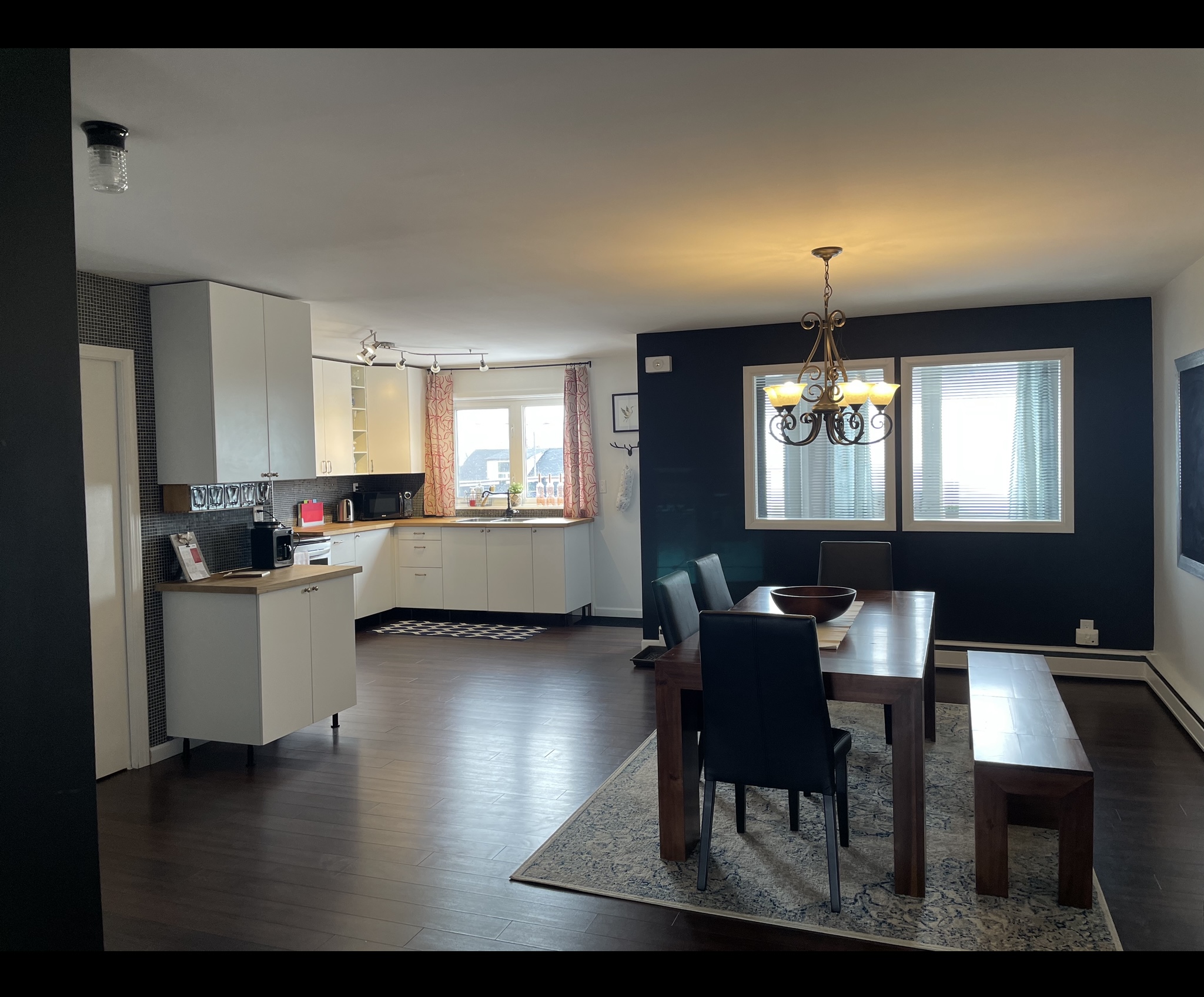 Spacious 3 bedroom apartment with lake views Vacation homes for Rent