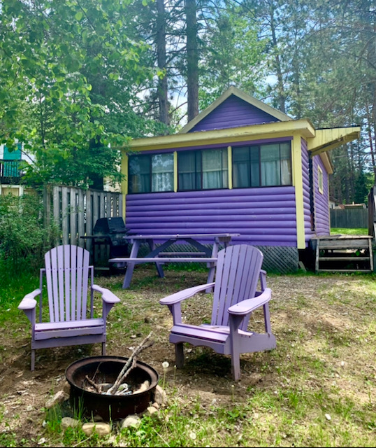 Purple Cottage, Waterfront Cabins for Rent in Wilberforce, Ontario