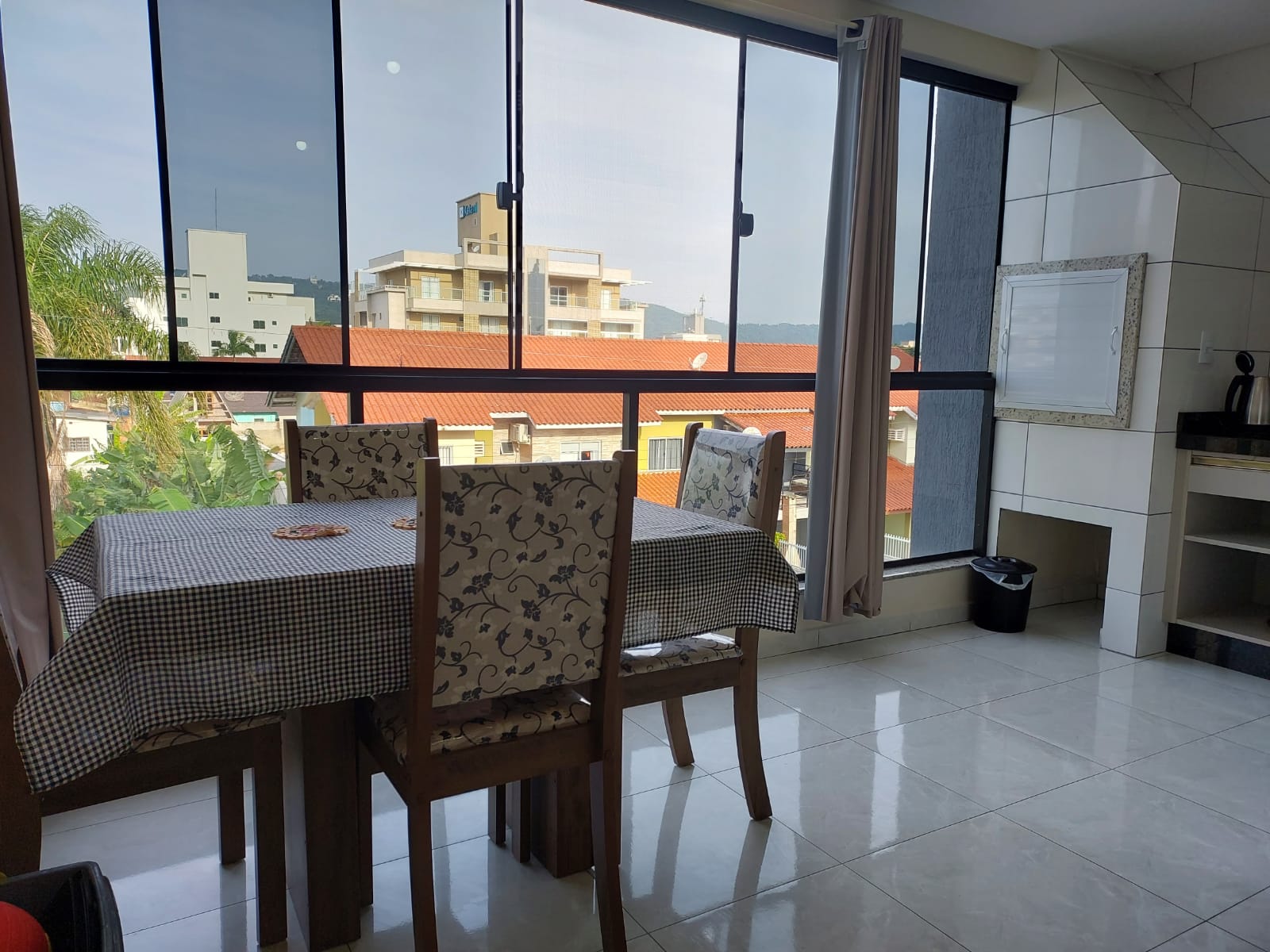 @apartbombinhas Encantador apto with barbecue