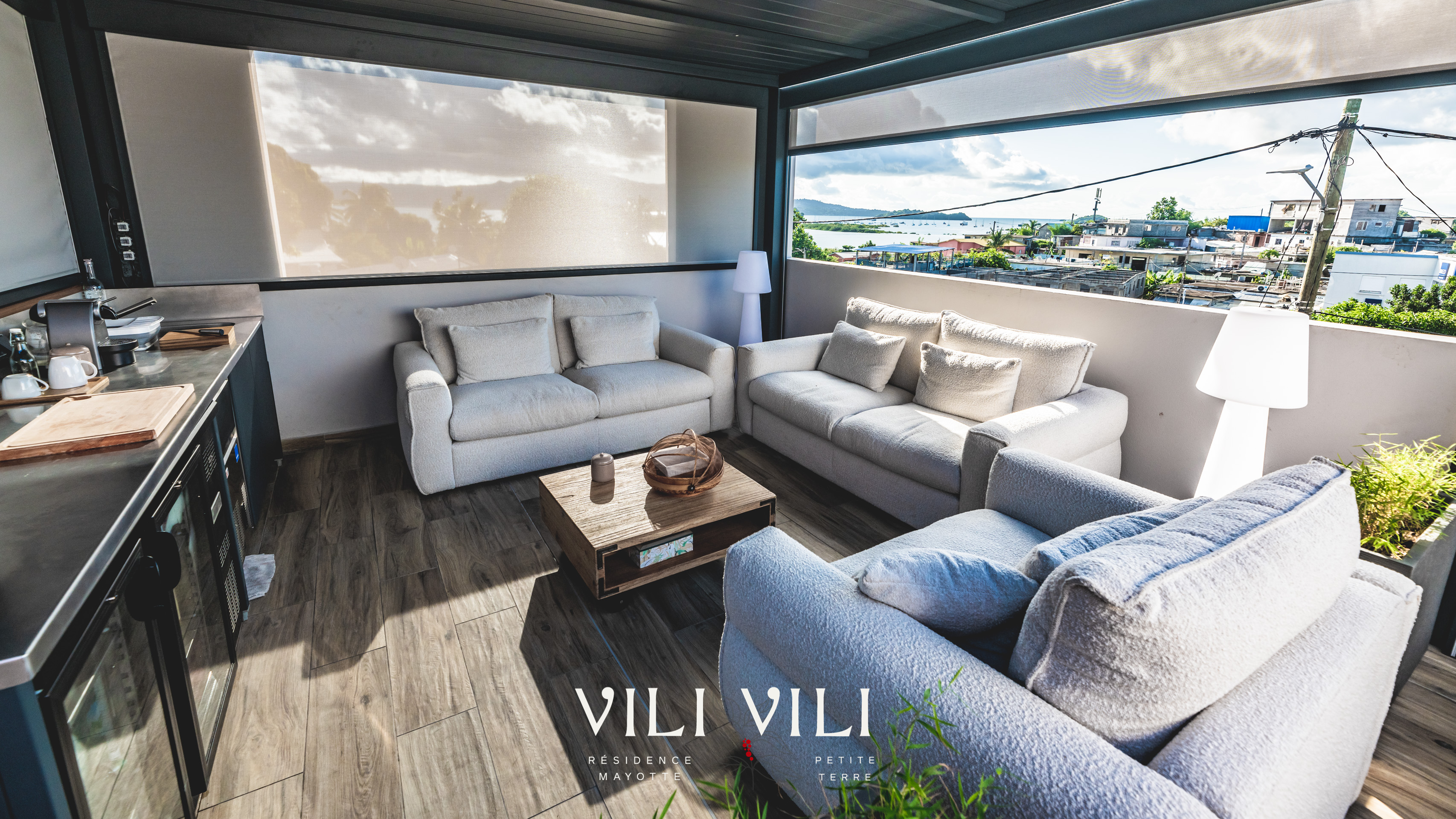 Residence Vili Vili between the airport and the barge