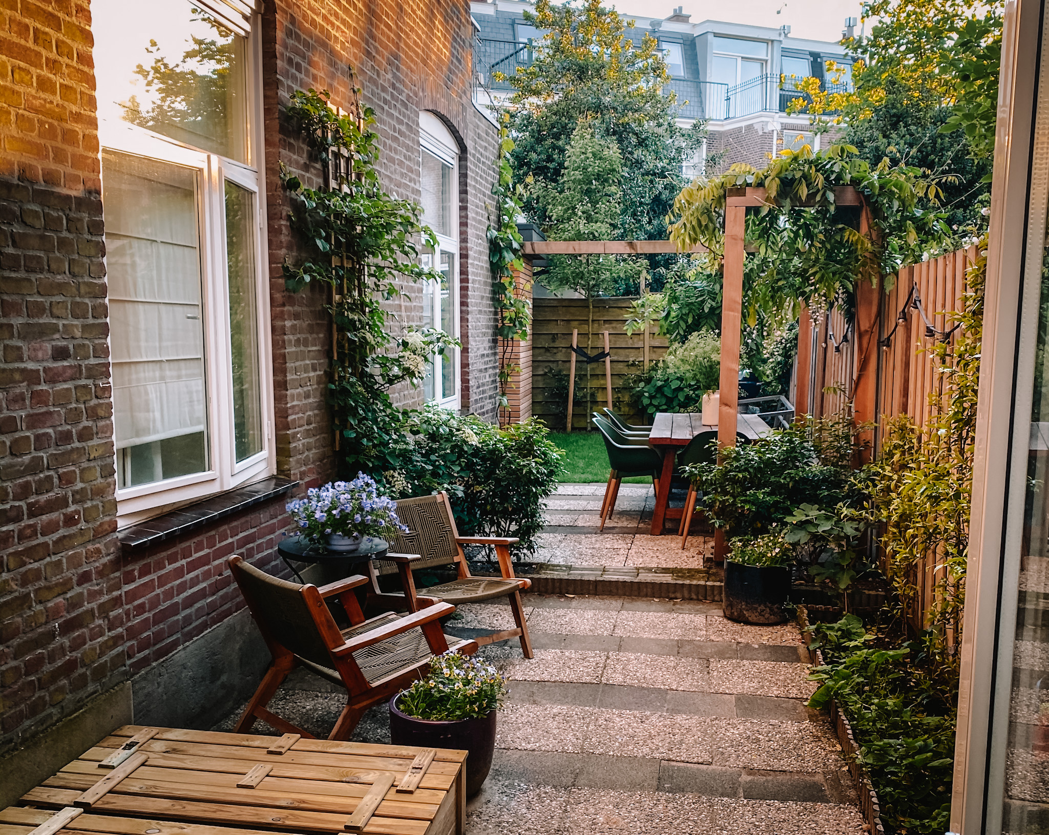 Beachy apartment with garden and office — The Hague stay