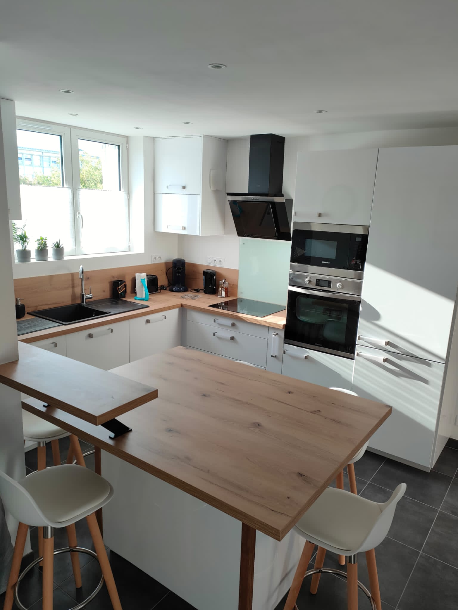 Bright apartment, near city center