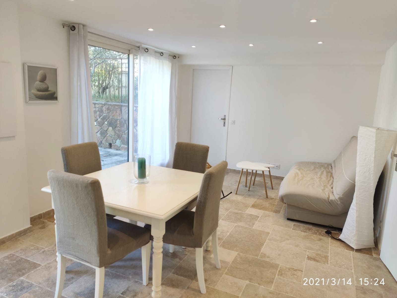 T2 20mn Cannes-St Raphael, bordering forest and lake
