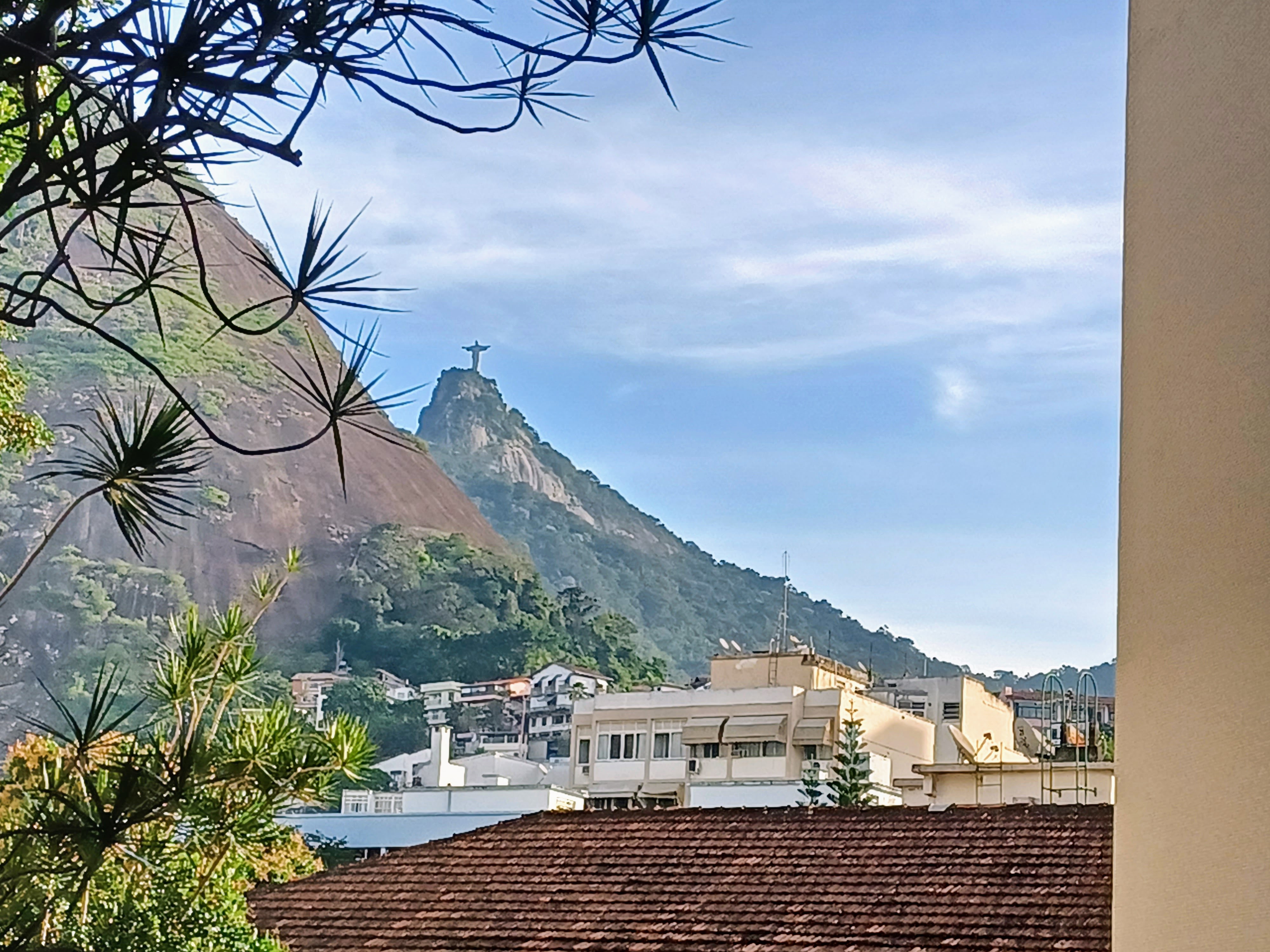 Private room in the heart of Laranjeiras