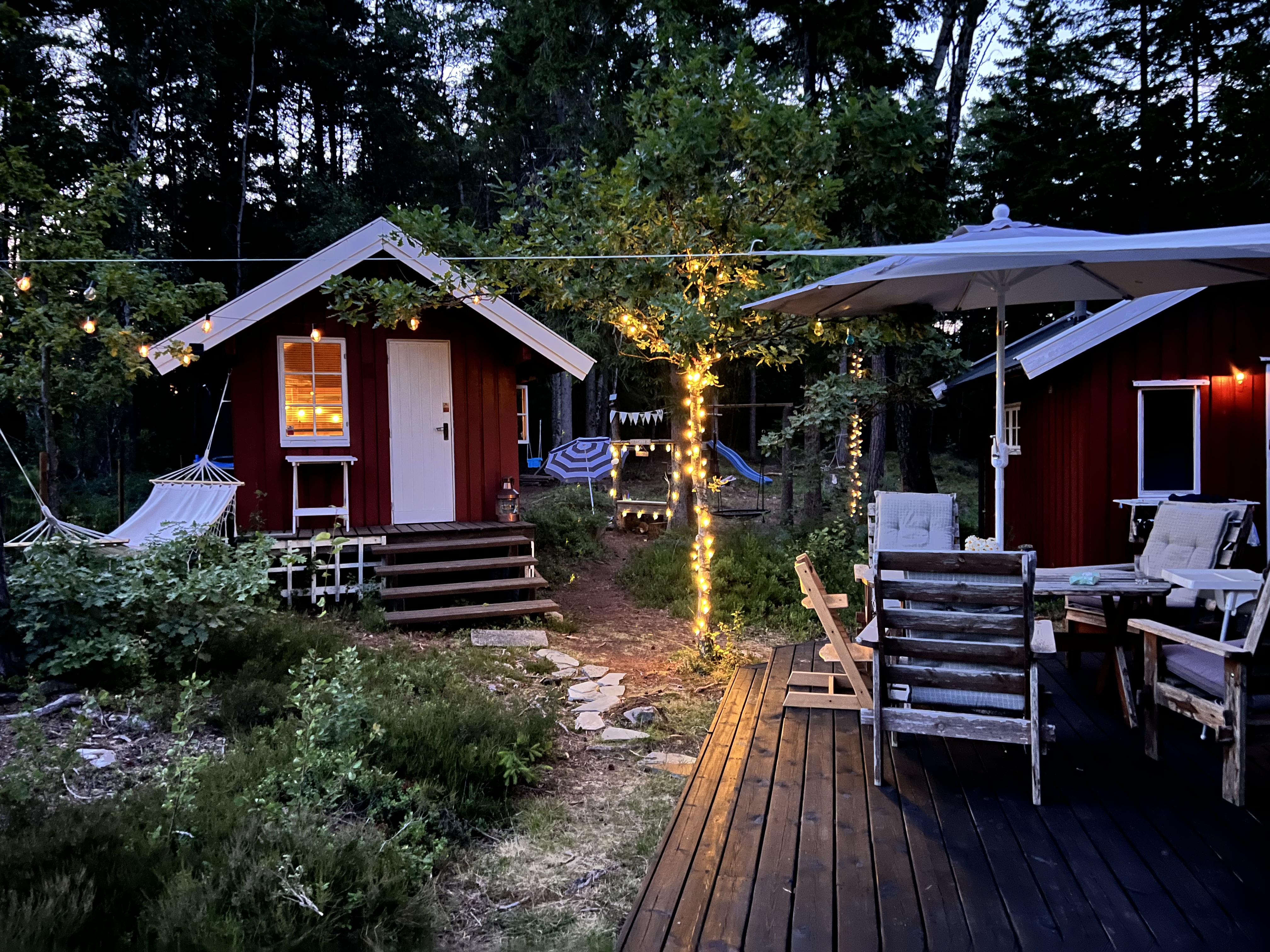 Secluded cabin on the edge of Skjærvika
