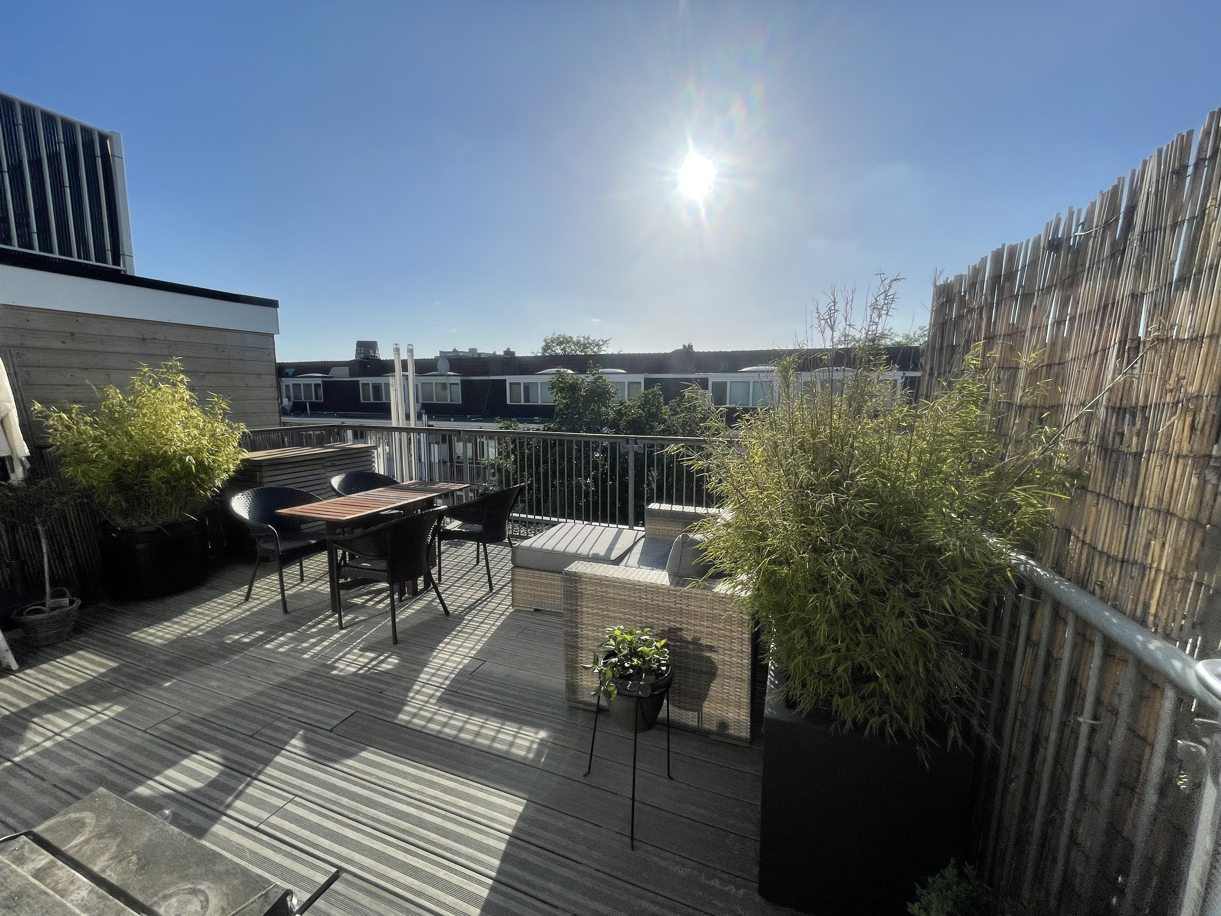 Bright and spacious apartment with roof terrace โ Amsterdam stay