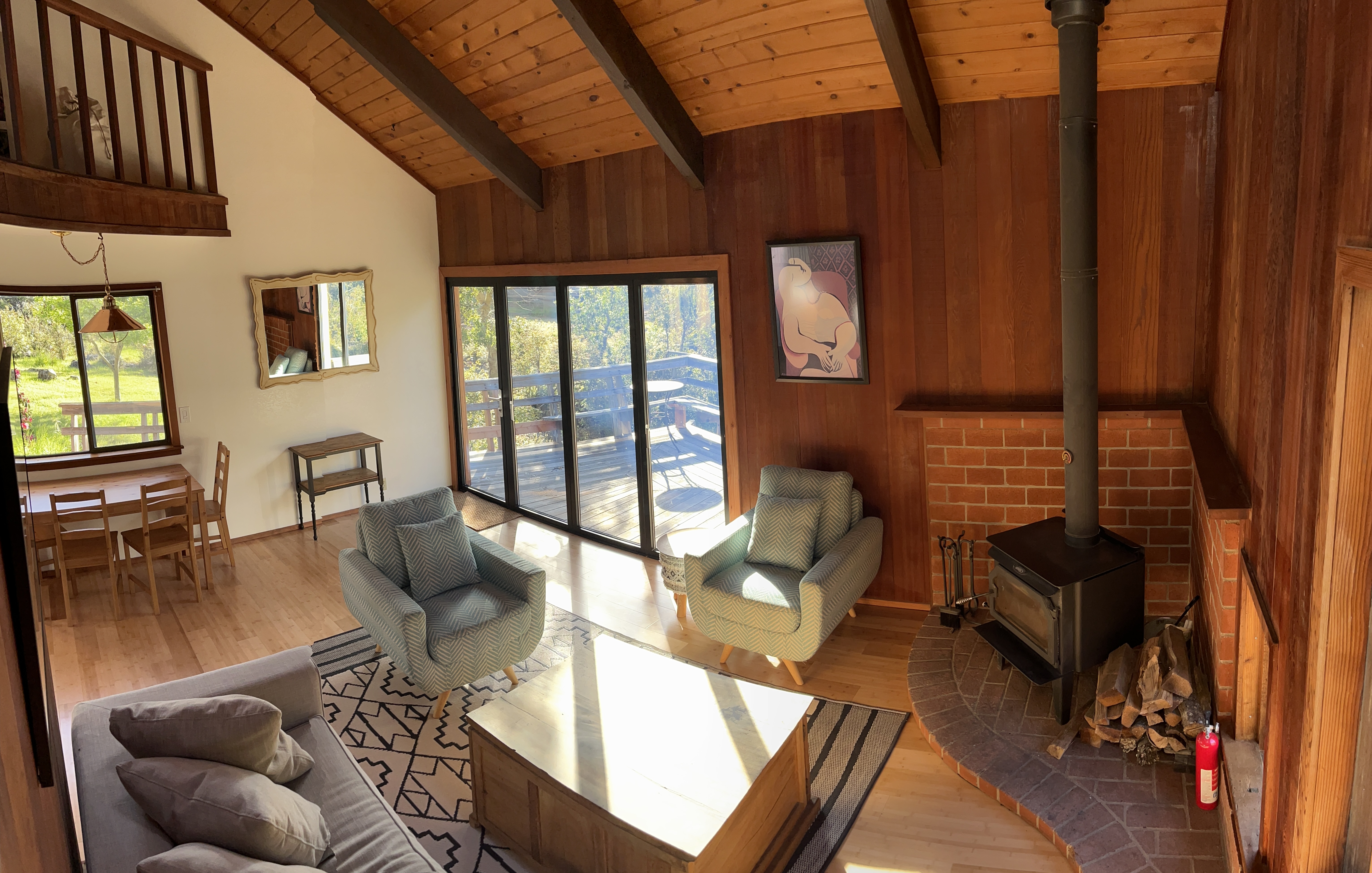 Sunny Redwood Cabin - Quintessential Mendocino!
