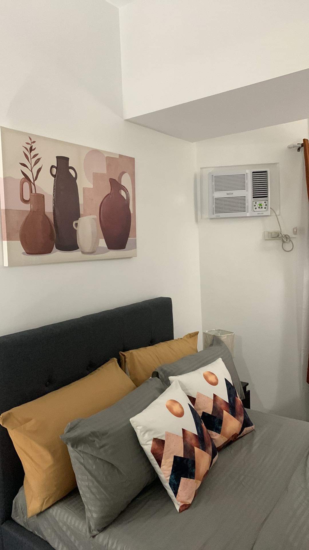 Roxas Blvd., Ermita Comfy Condo near US Embassy Condominiums for