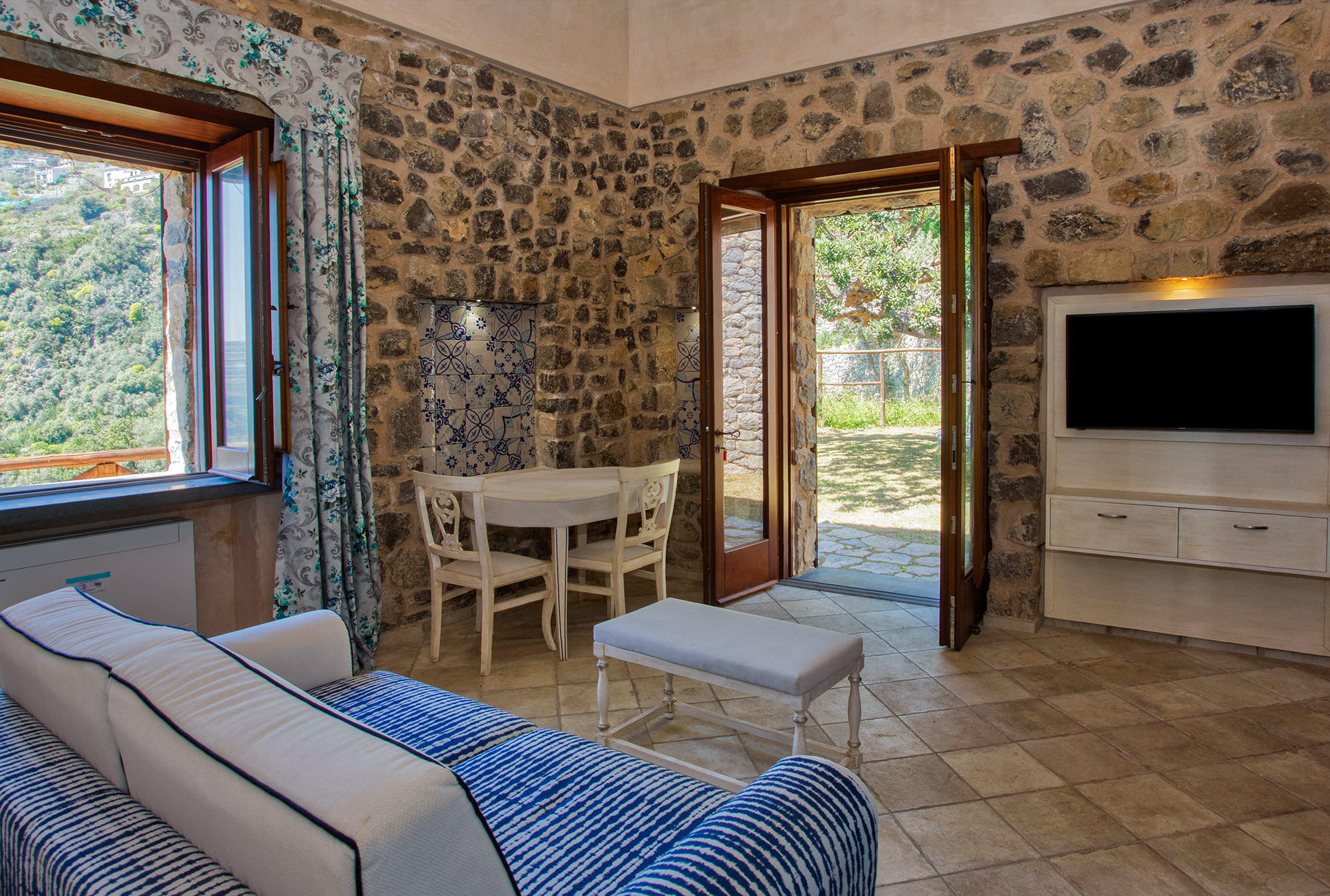The Hermitage of San Giovanni with Jacuzzi Tub