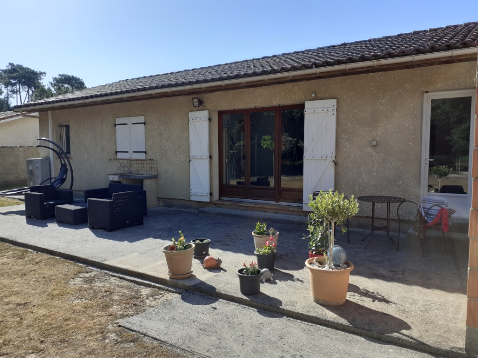 Charming comfortable house 2km to the beach