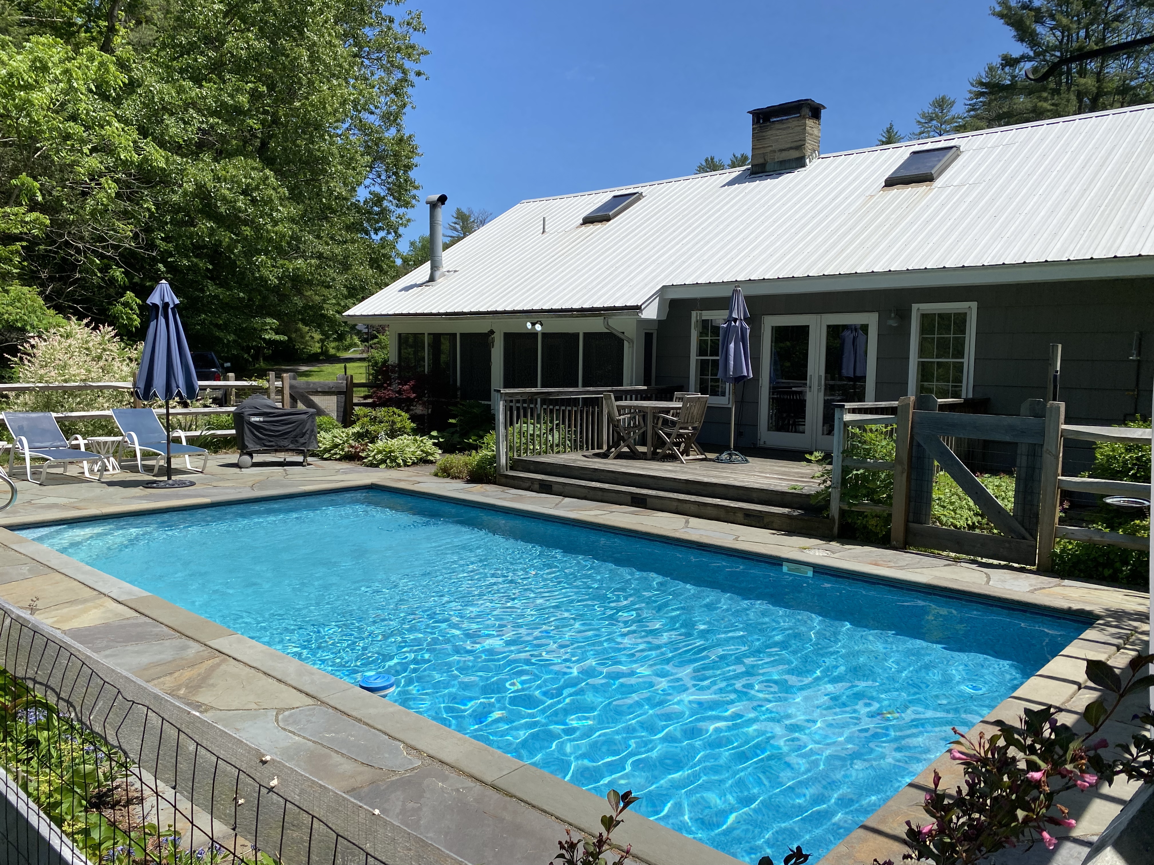 Luxury house on roaring river with its own pool