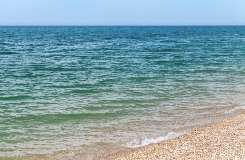 Helles Haus, ruhiger Pool in Meeresnähe - Airbnb
