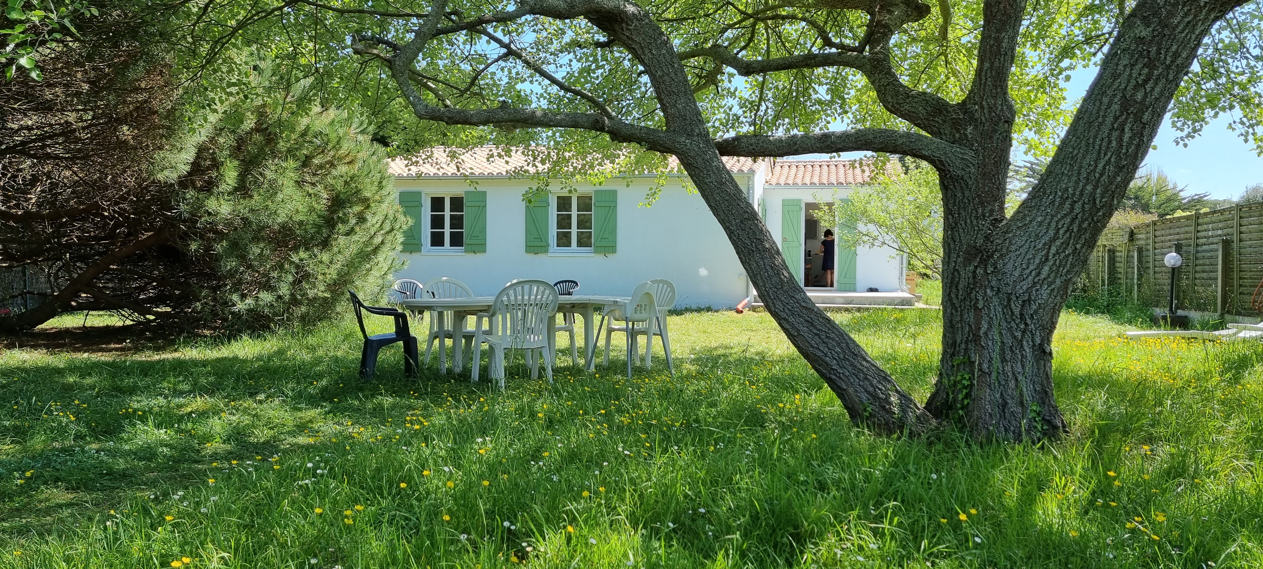 Pretty house, 500 m from the beach, large garden