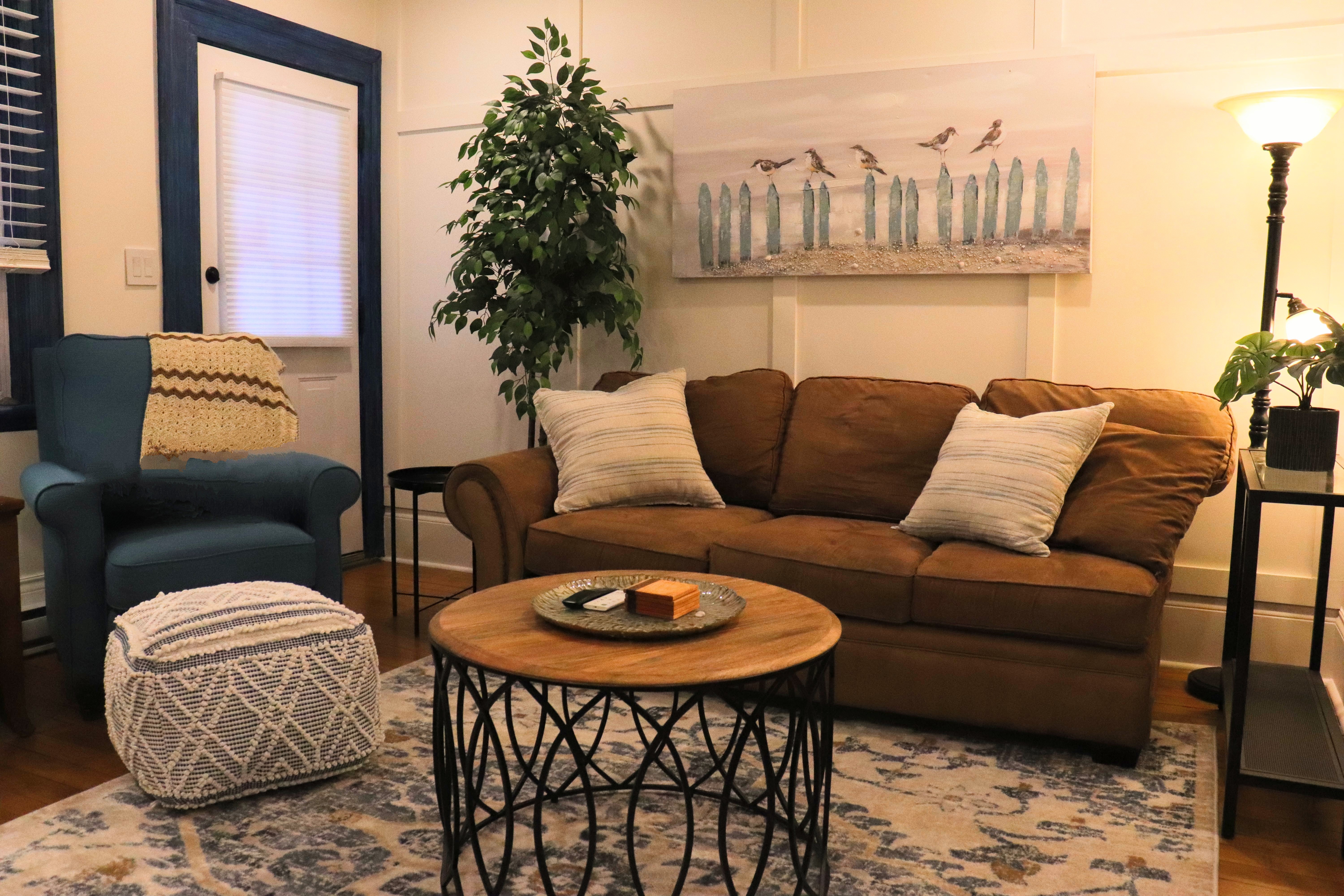 Cozy, 1 Bedroom Main Floor