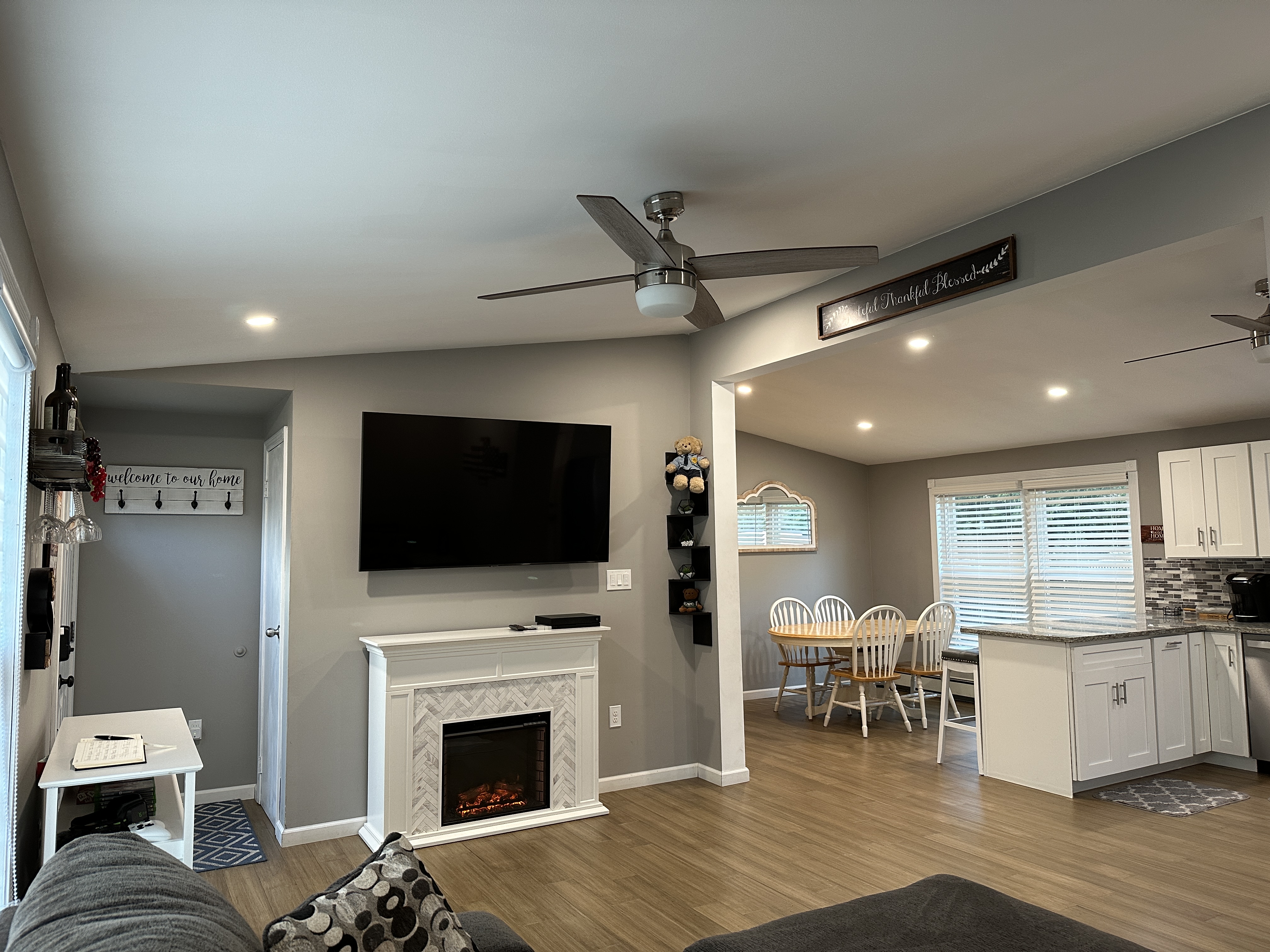 Beautiful 3 BR Near Town & Beach w/ King Bed