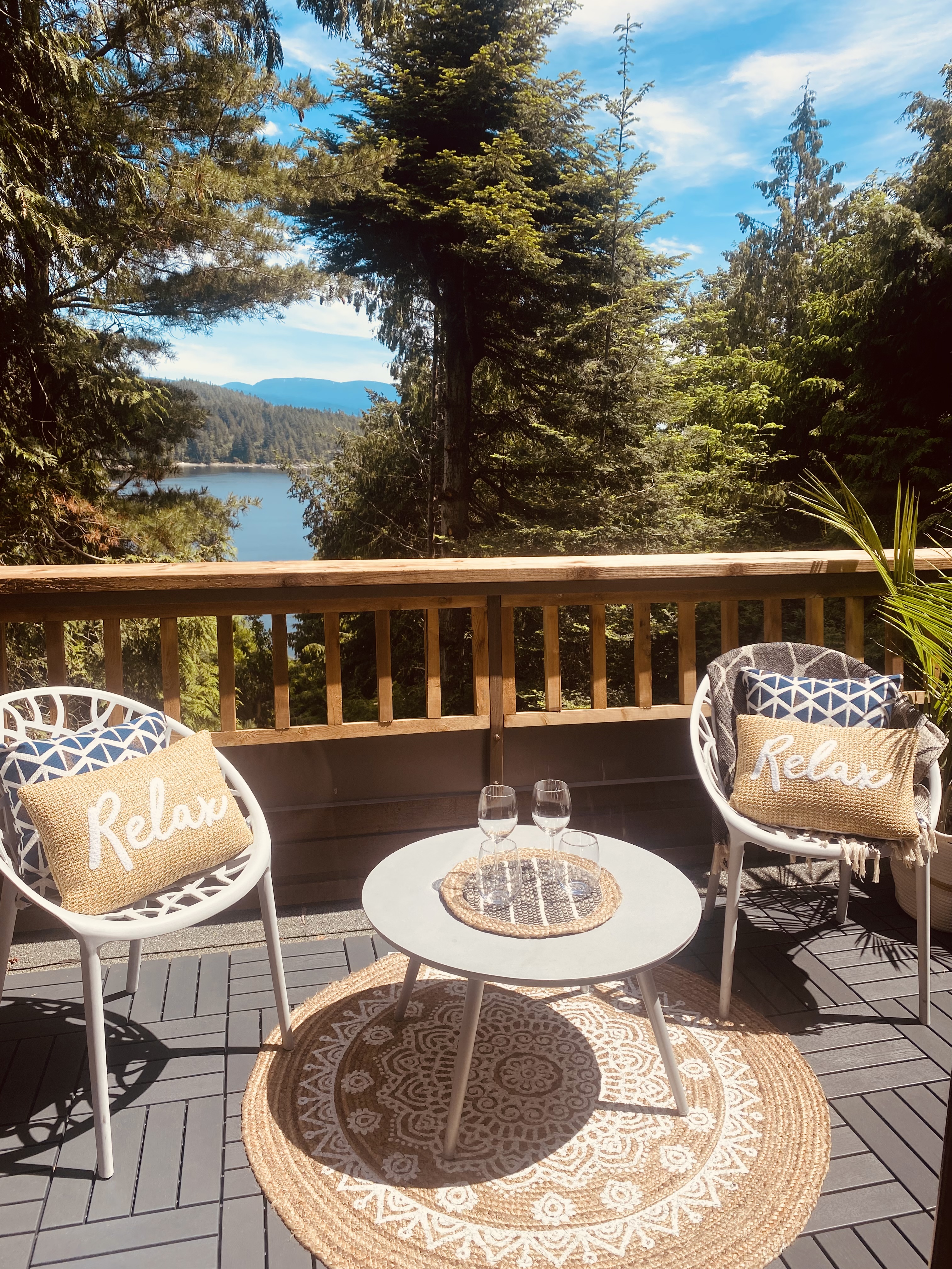 Scandi-Style Retreat w/ HotTub & Deck | Bay Views