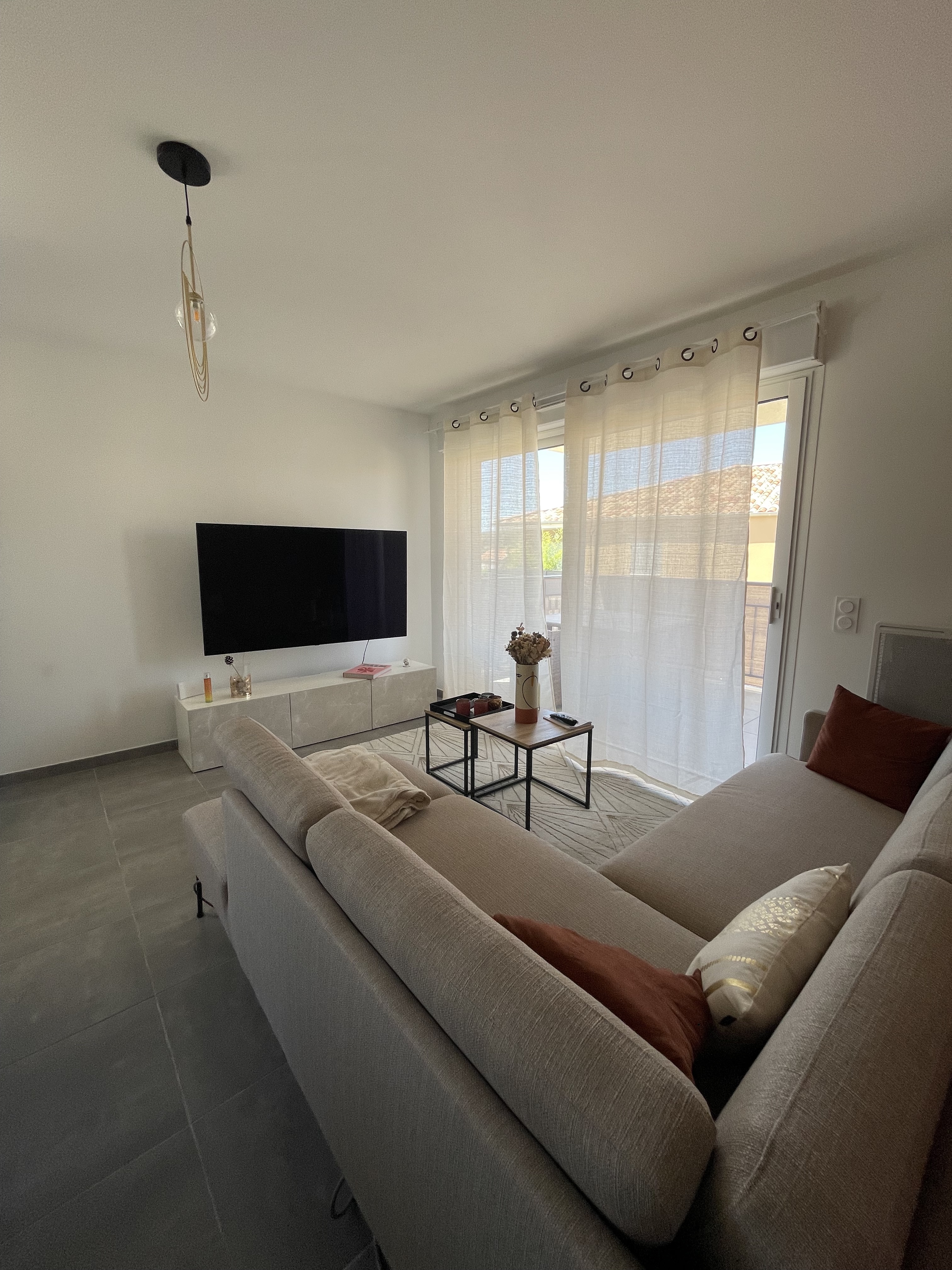 Bright T2 in new residence in Allauch