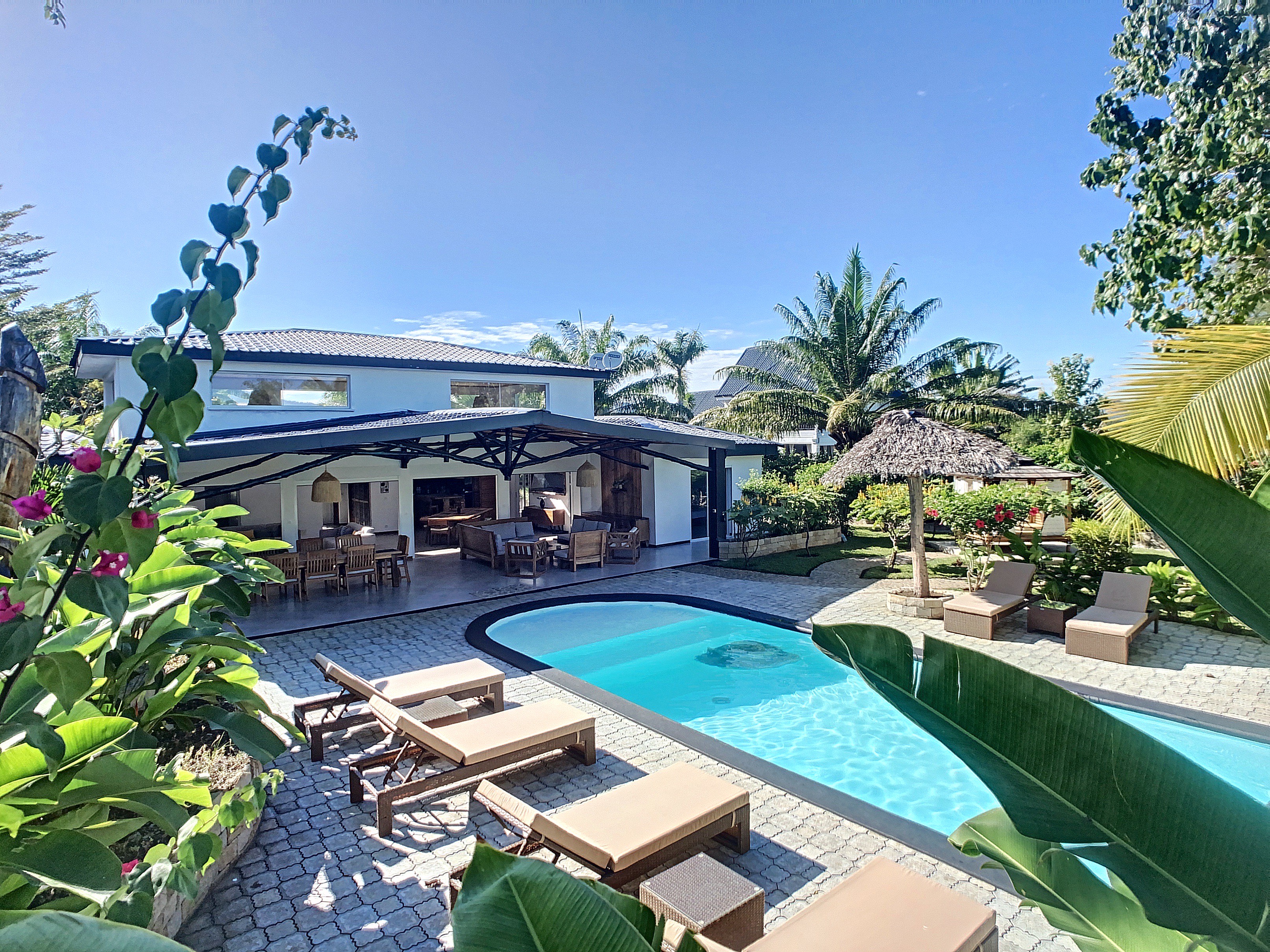 Villa with Swimming Pool & Tropical Garden Facing  Golf