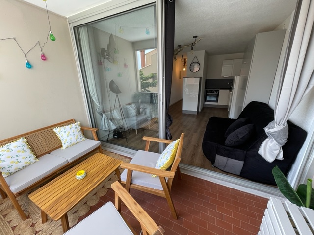Nice studio in Gruissan, pool, 200m from the beach