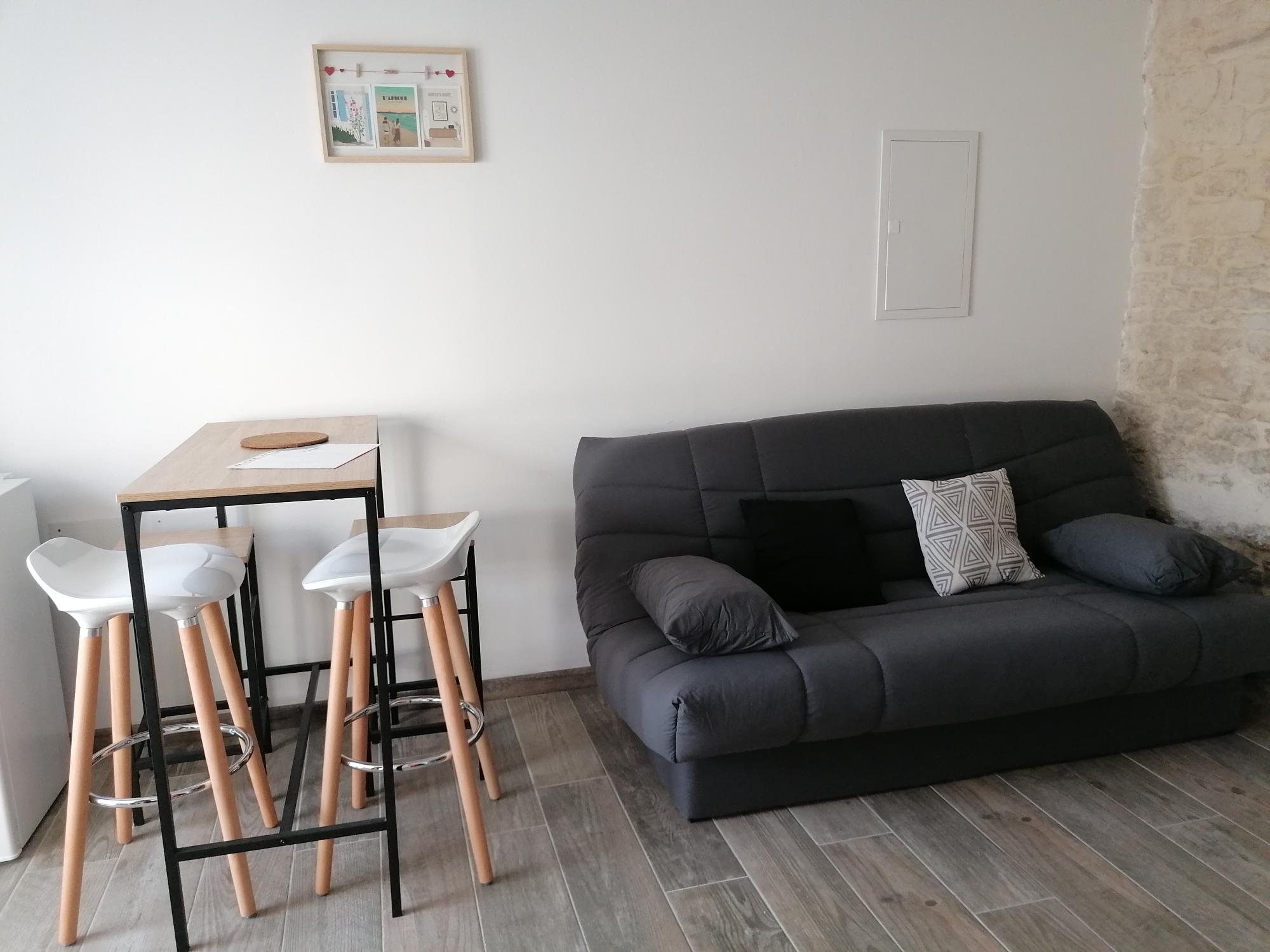pleasant fully equipped studio near the sea