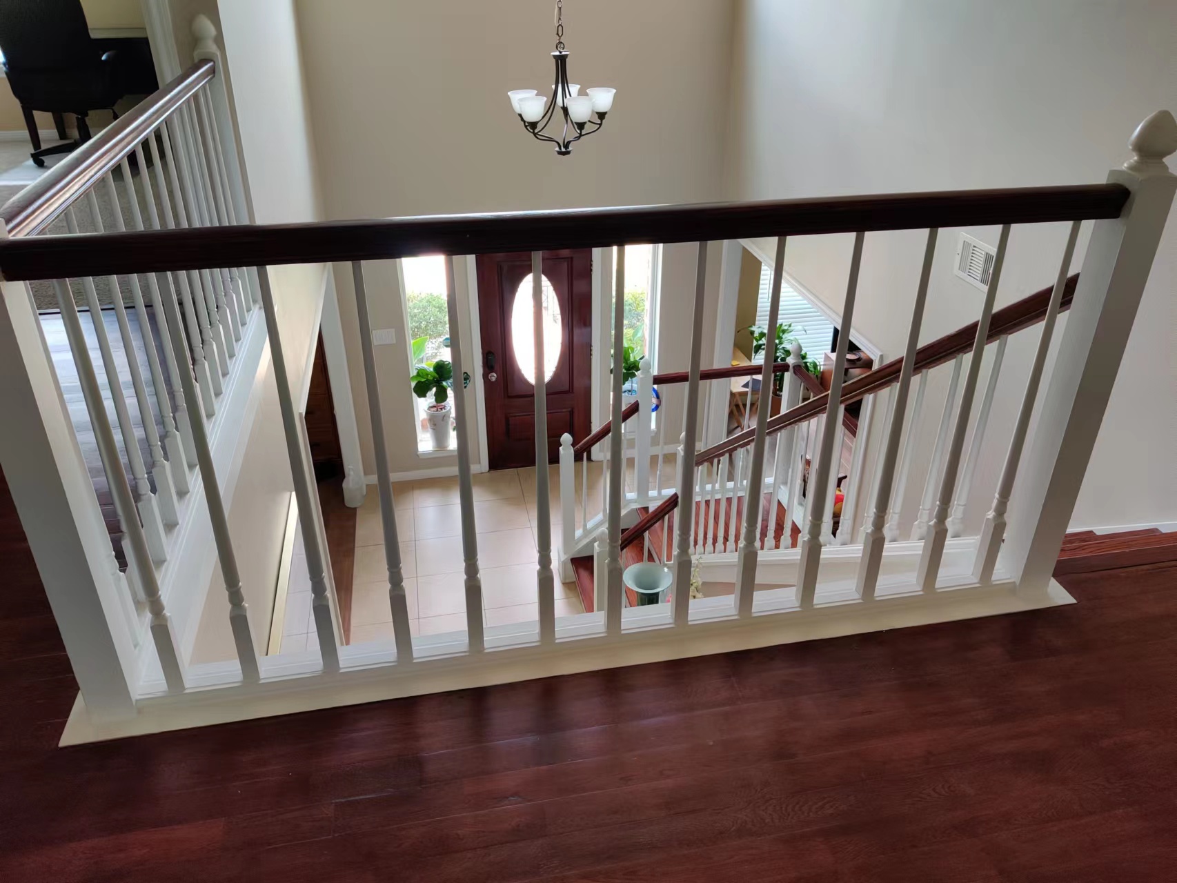 Master Suite in house w/ by-lake jogging sidewalks