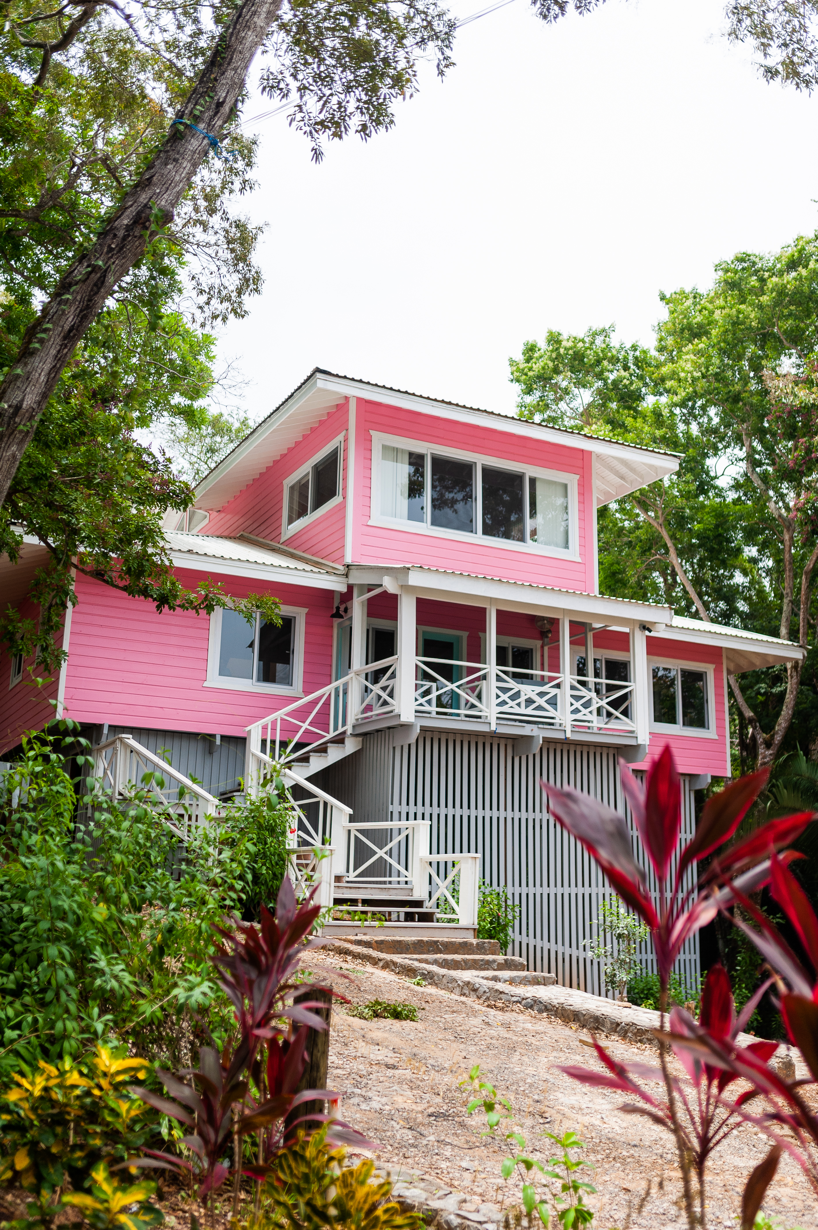 Villa Rosa - Luxury Villa and Luna Beach Roatan