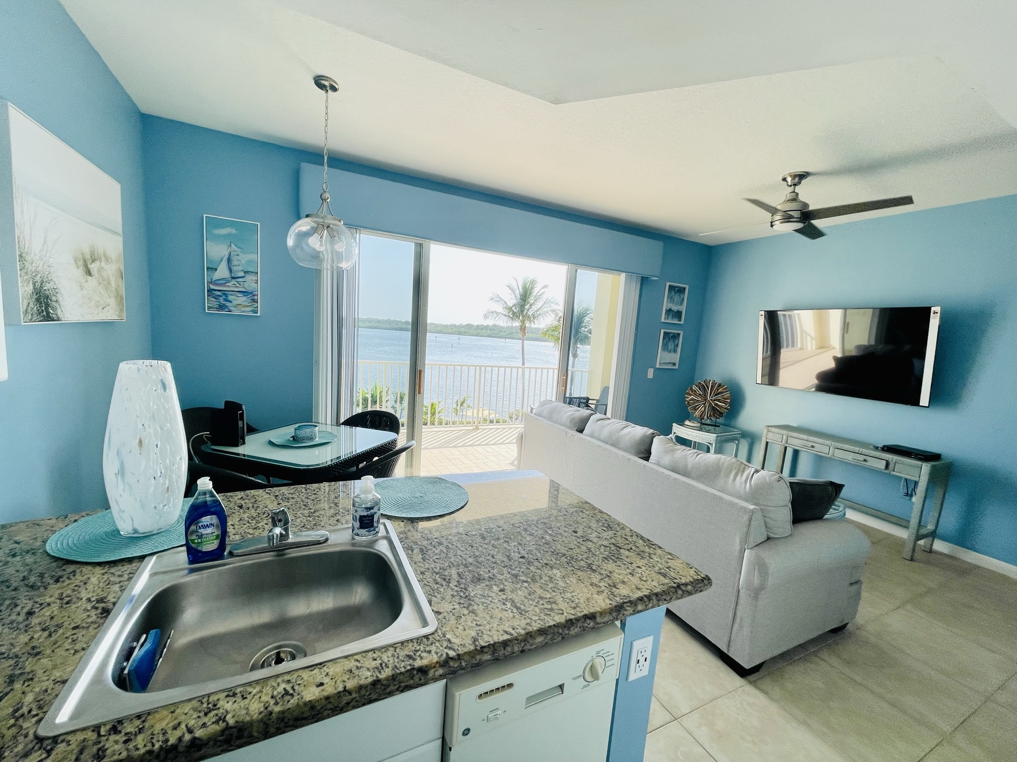 360 waterfront stunning views .