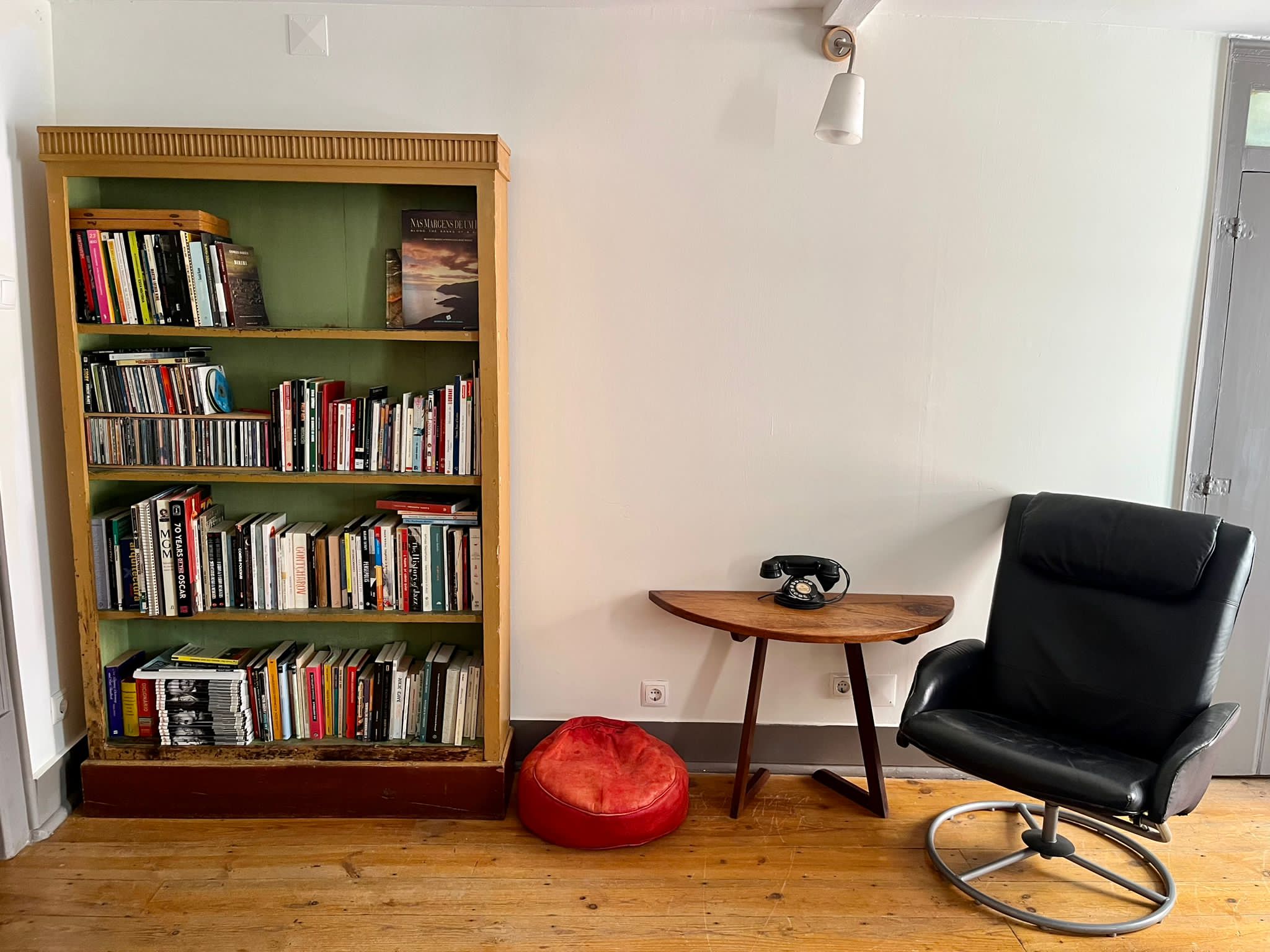 Madressilva House: garden and Tagus in So Vicente, Lisbon