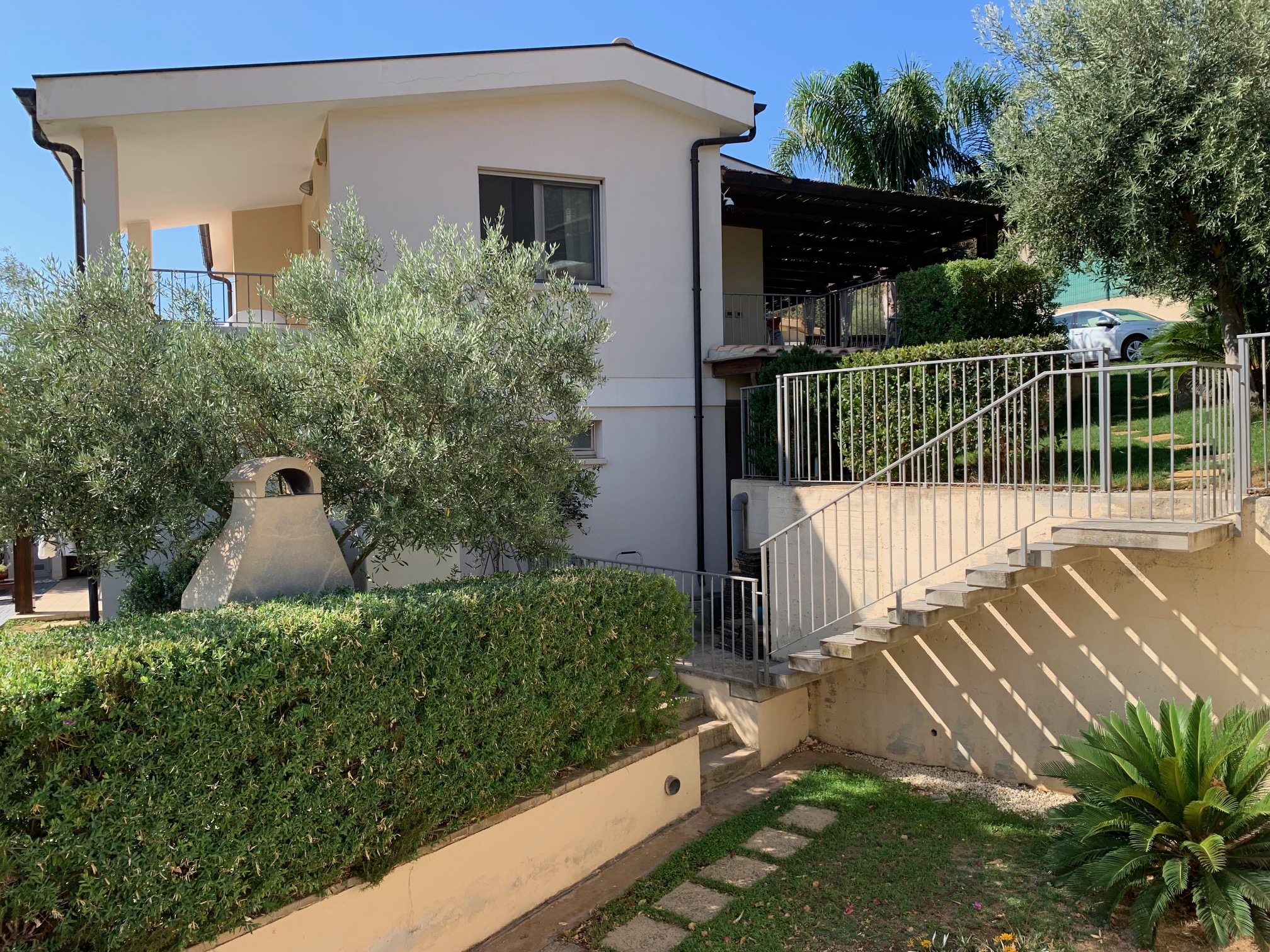 Camilla House -100 meter from the beach