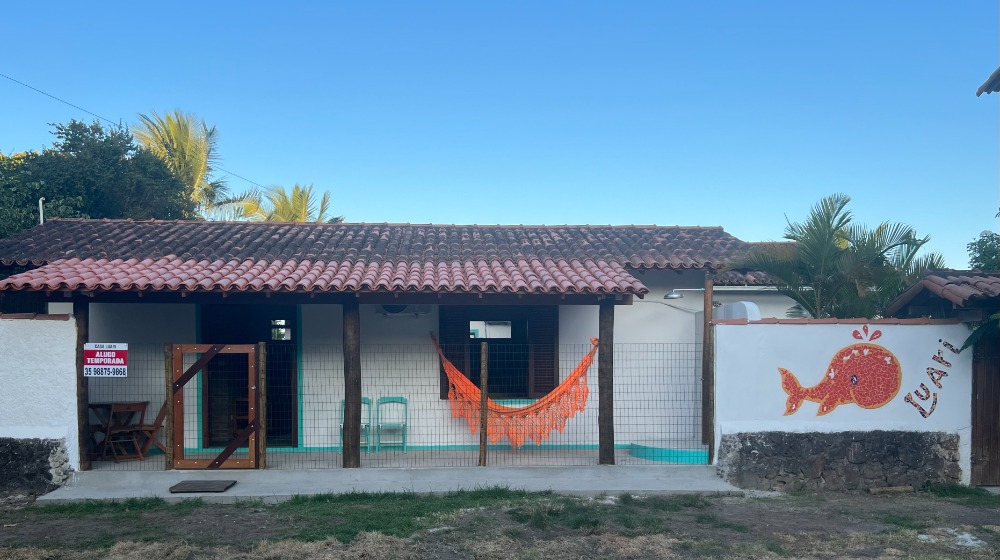 CHARMING HOUSE IN THE CENTER OF THE VILLAGE OF CUMURUXATIBA