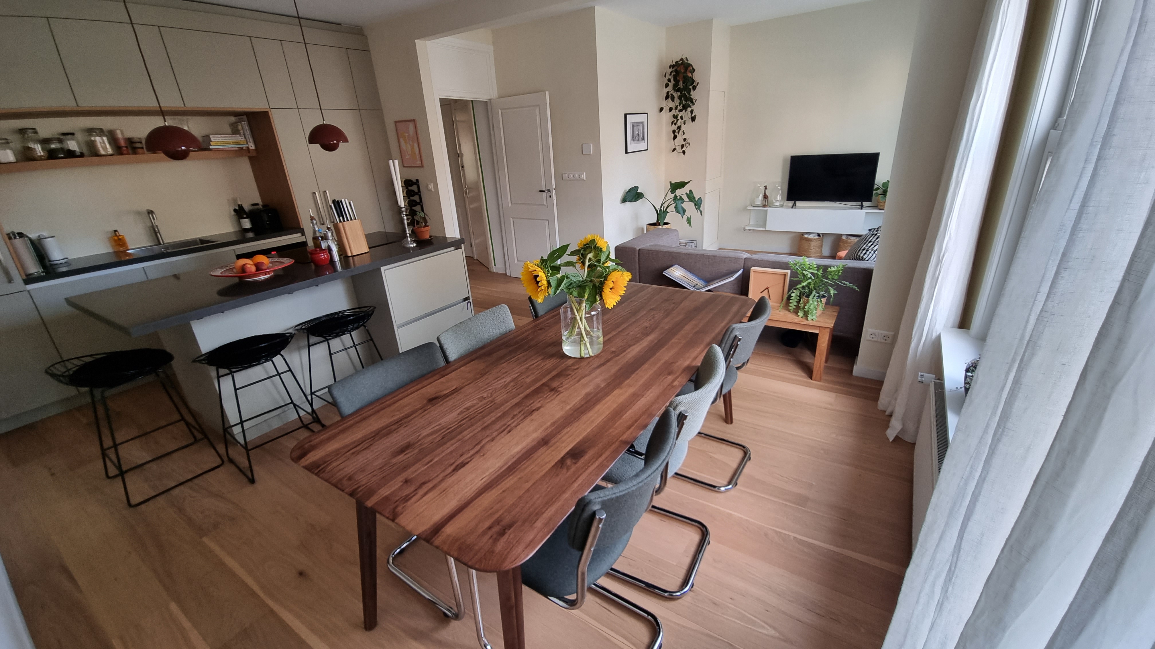 Ruim, licht appartement met werkplek in A'dam west โ Amsterdam stay