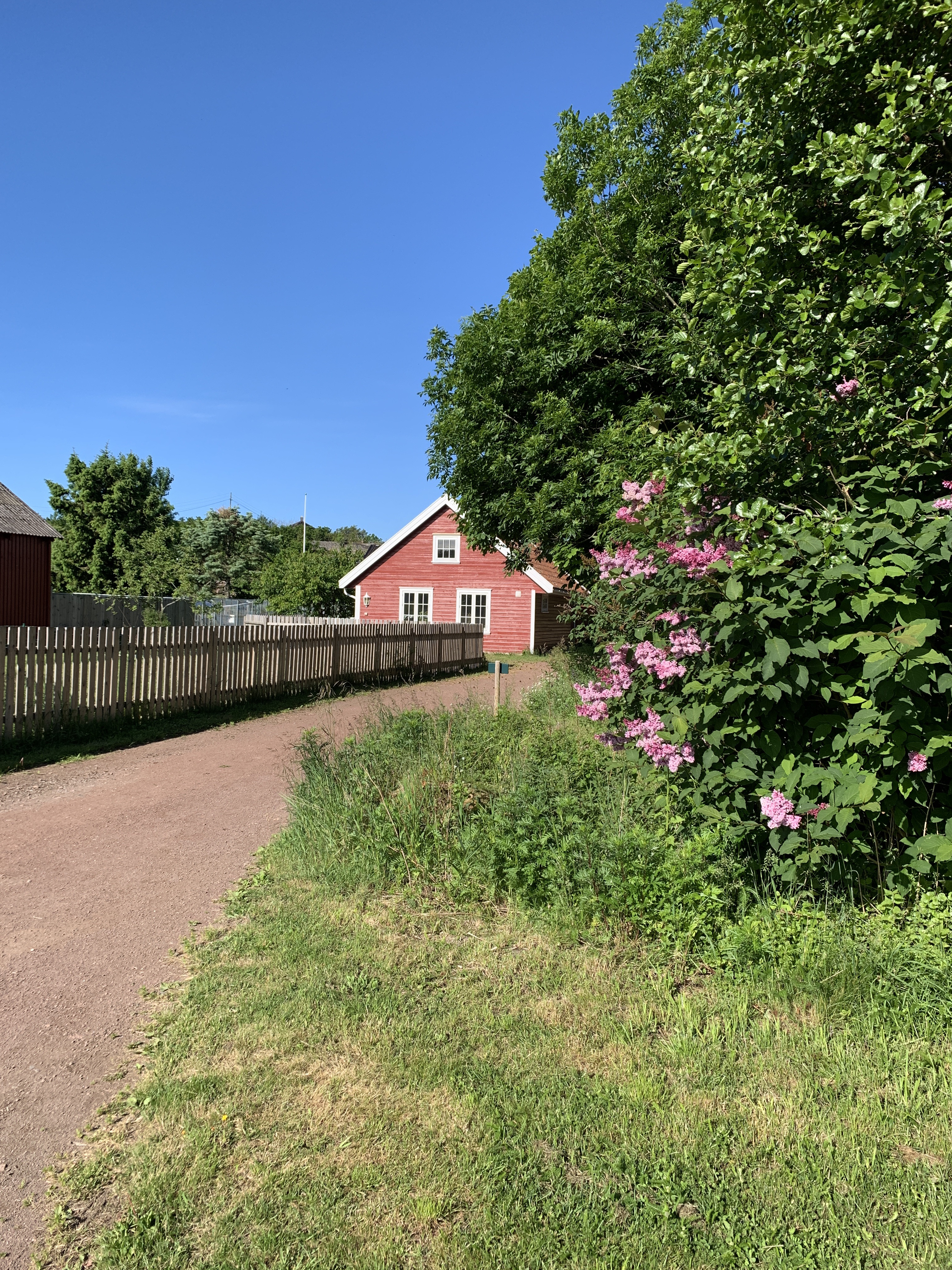 Treidene - small house with garden right by the sea & beach