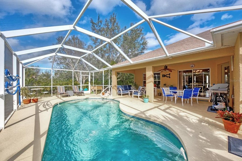 Peaceful/Tropical home w/pool 15 mins from beaches