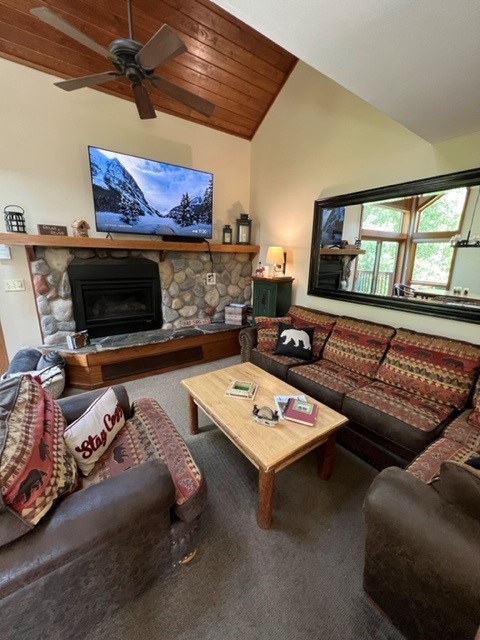 Ski-In/Ski-Out 3 bedroom Lodge near hiking/golf