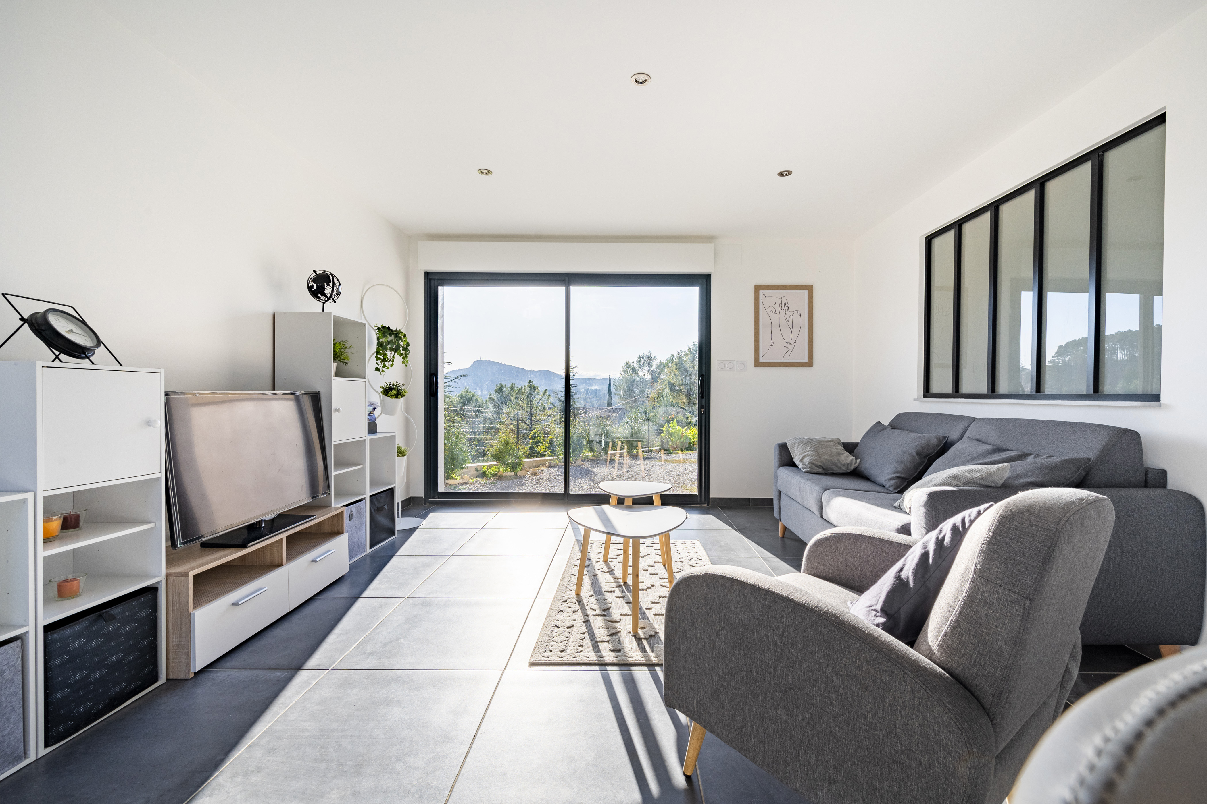 Panoramic view apartment on the Cevennes